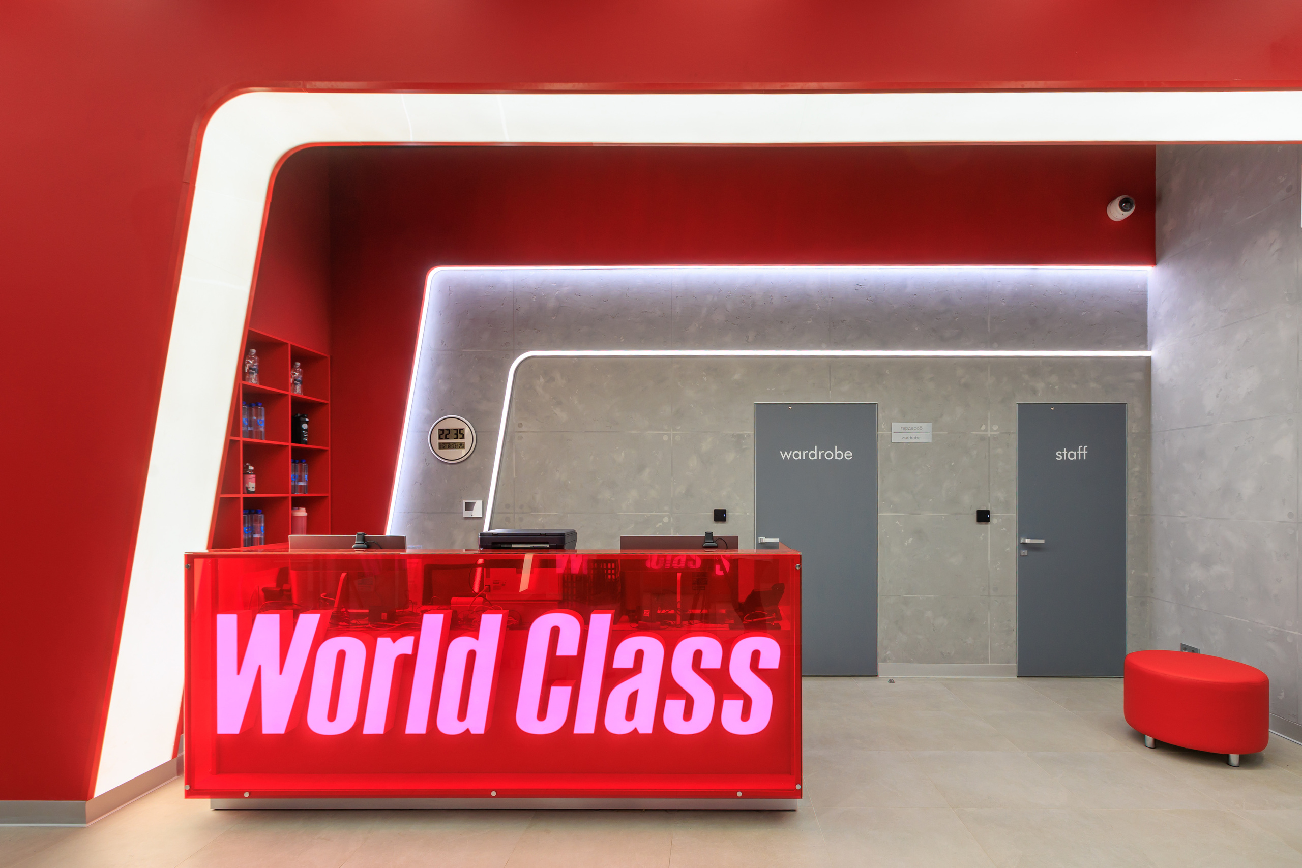 Фотограф для интерьерной съемки фитнес-клуба World Class Нагорный. Контент для бизнеса в Екатеринбурге Полдень Медиа