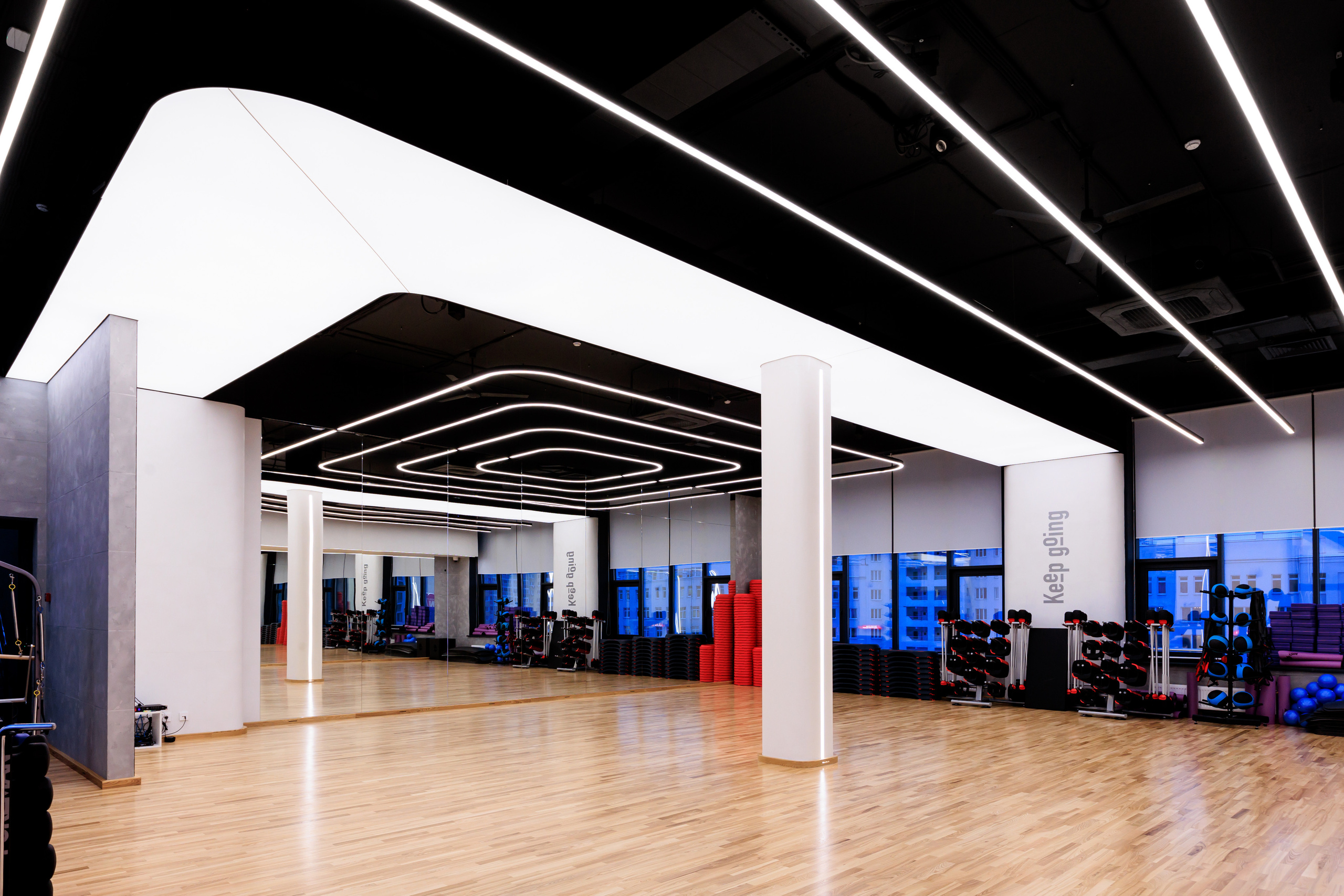 Фотограф для интерьерной съемки фитнес-клуба World Class Нагорный. Контент для бизнеса в Екатеринбурге Полдень Медиа