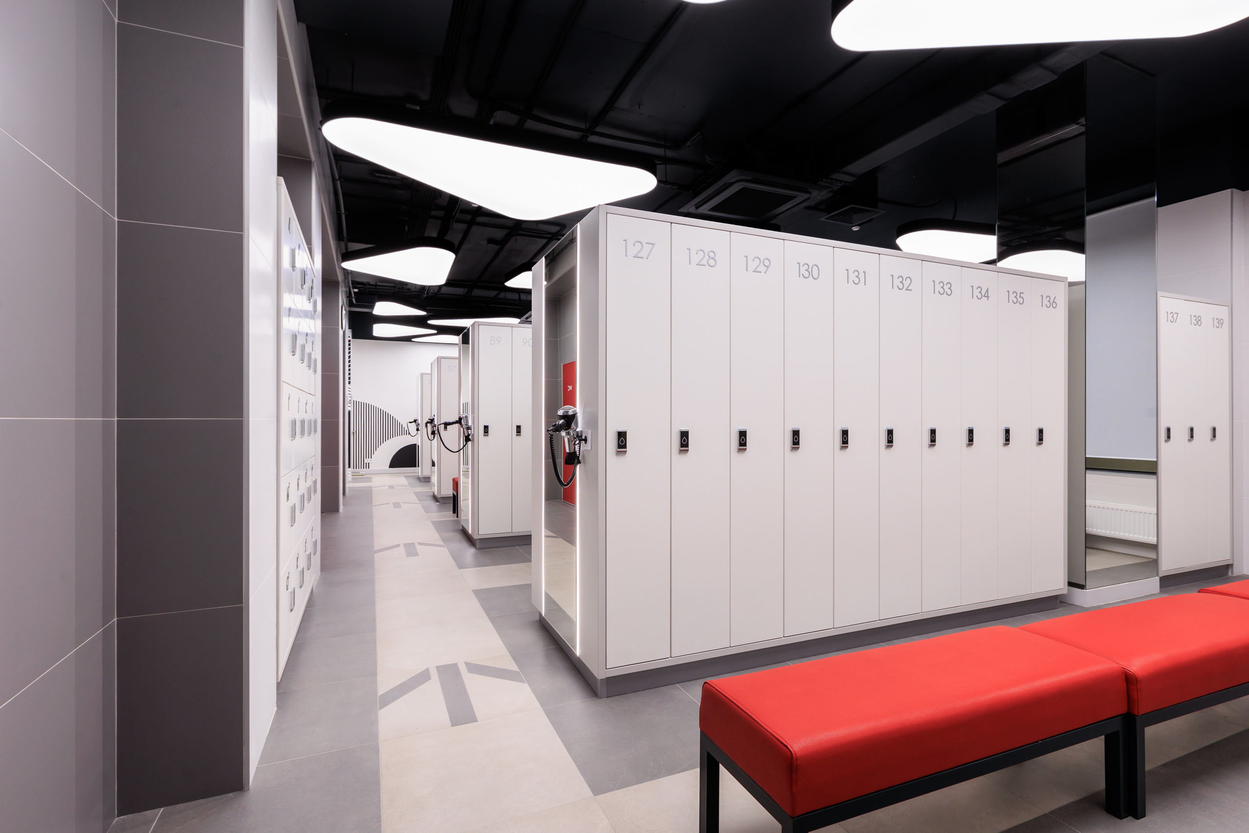 Фотограф для интерьерной съемки фитнес-клуба World Class Нагорный. Контент для бизнеса в Екатеринбурге Полдень Медиа