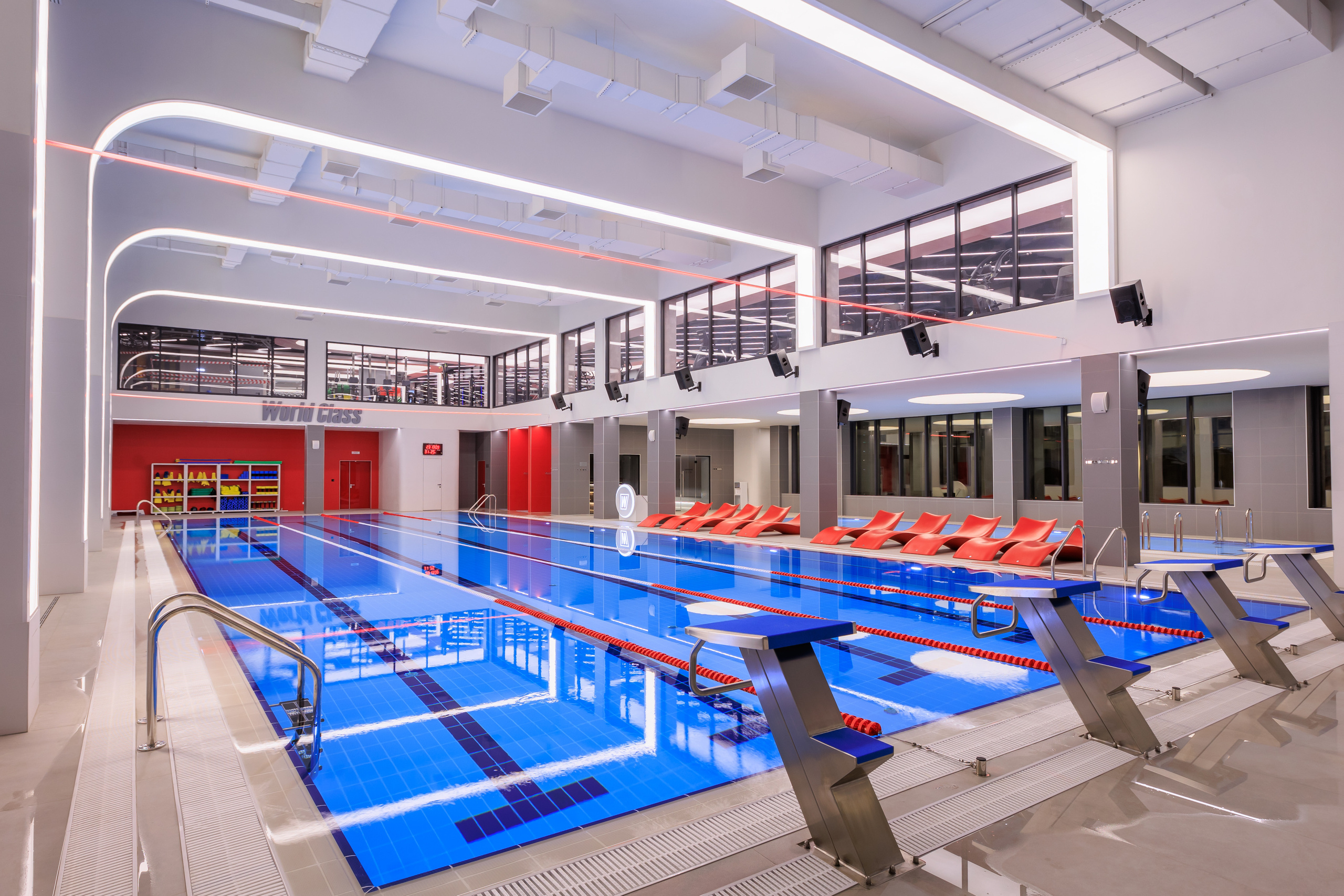 Фотограф для интерьерной съемки фитнес-клуба World Class Нагорный. Контент для бизнеса в Екатеринбурге Полдень Медиа