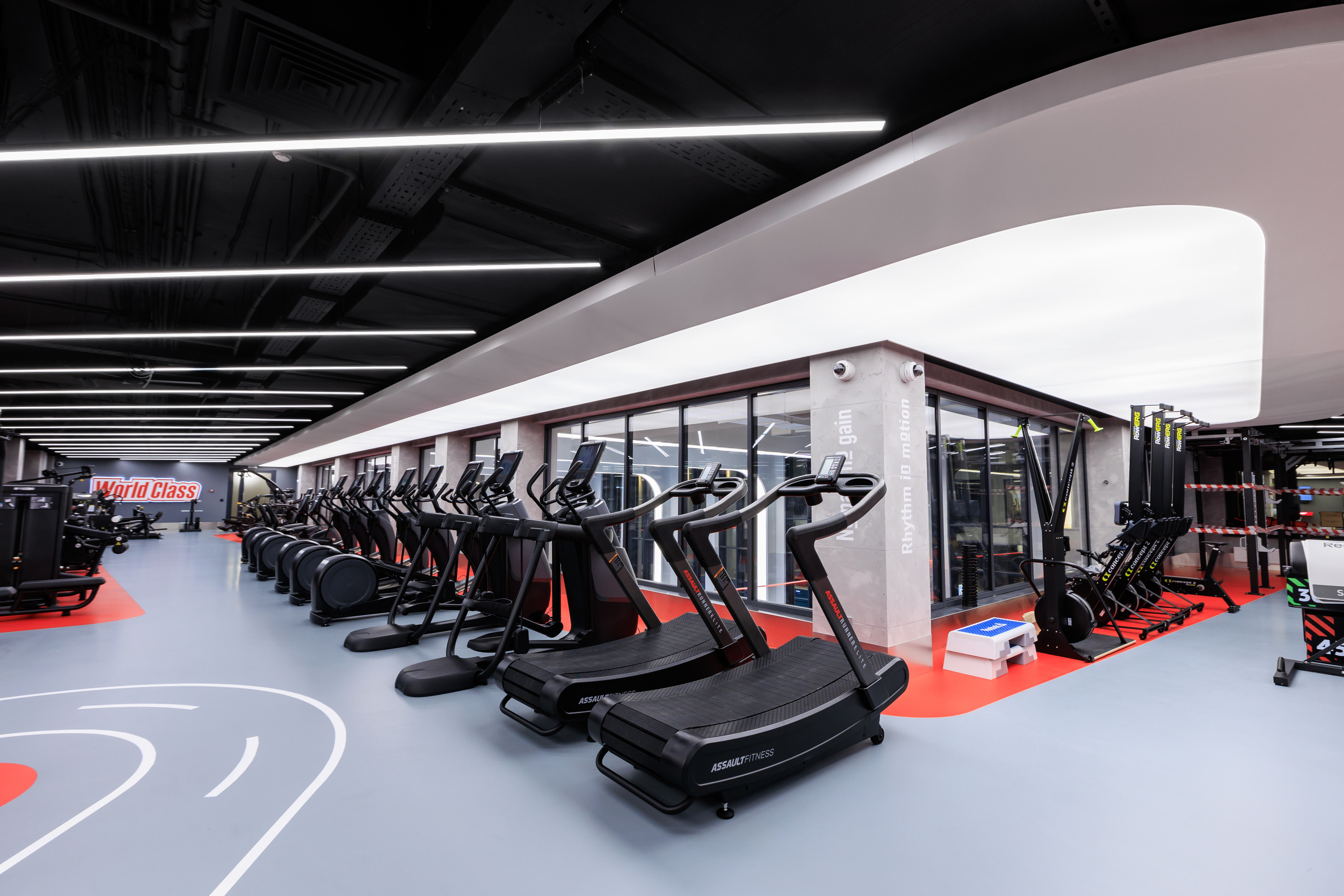 Фотограф для интерьерной съемки фитнес-клуба World Class Нагорный. Контент для бизнеса в Екатеринбурге Полдень Медиа