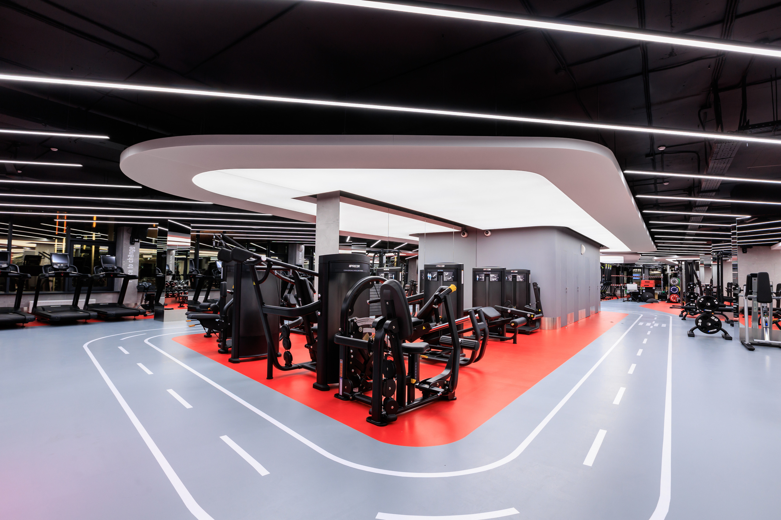 Фотограф для интерьерной съемки фитнес-клуба World Class Нагорный. Контент для бизнеса в Екатеринбурге Полдень Медиа