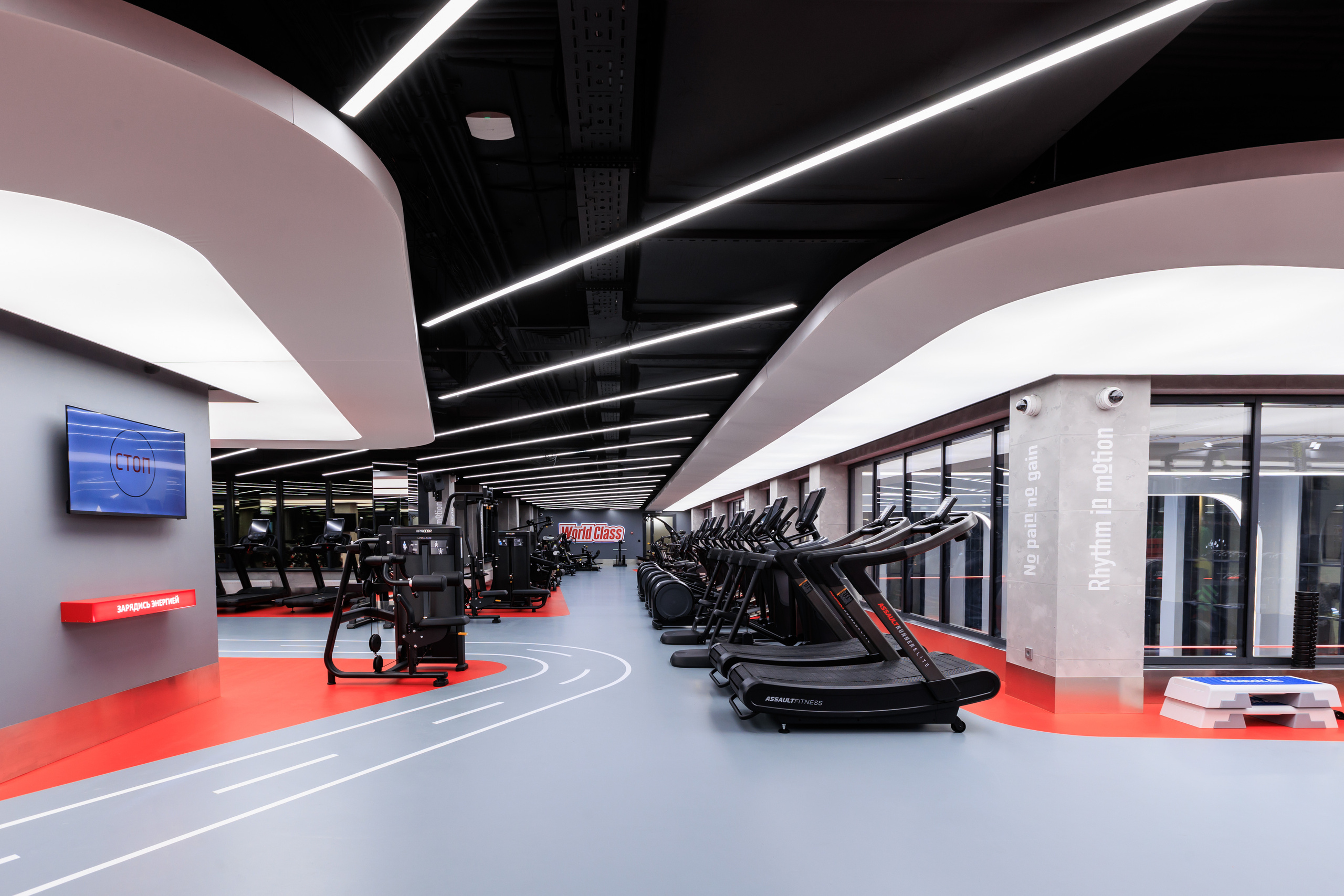 Фотограф для интерьерной съемки фитнес-клуба World Class Нагорный. Контент для бизнеса в Екатеринбурге Полдень Медиа