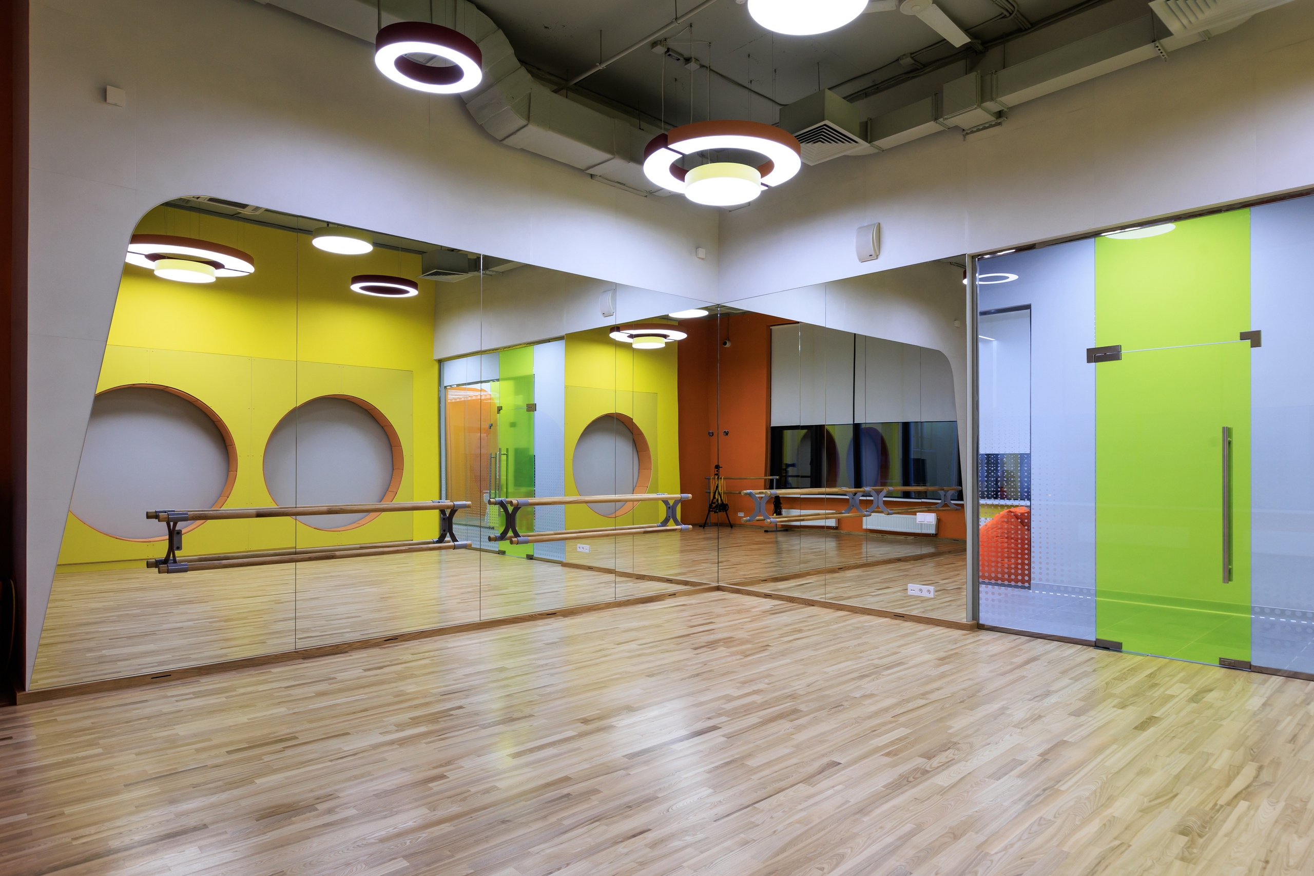 Фотограф для интерьерной съемки фитнес-клуба World Class Нагорный. Контент для бизнеса в Екатеринбурге Полдень Медиа