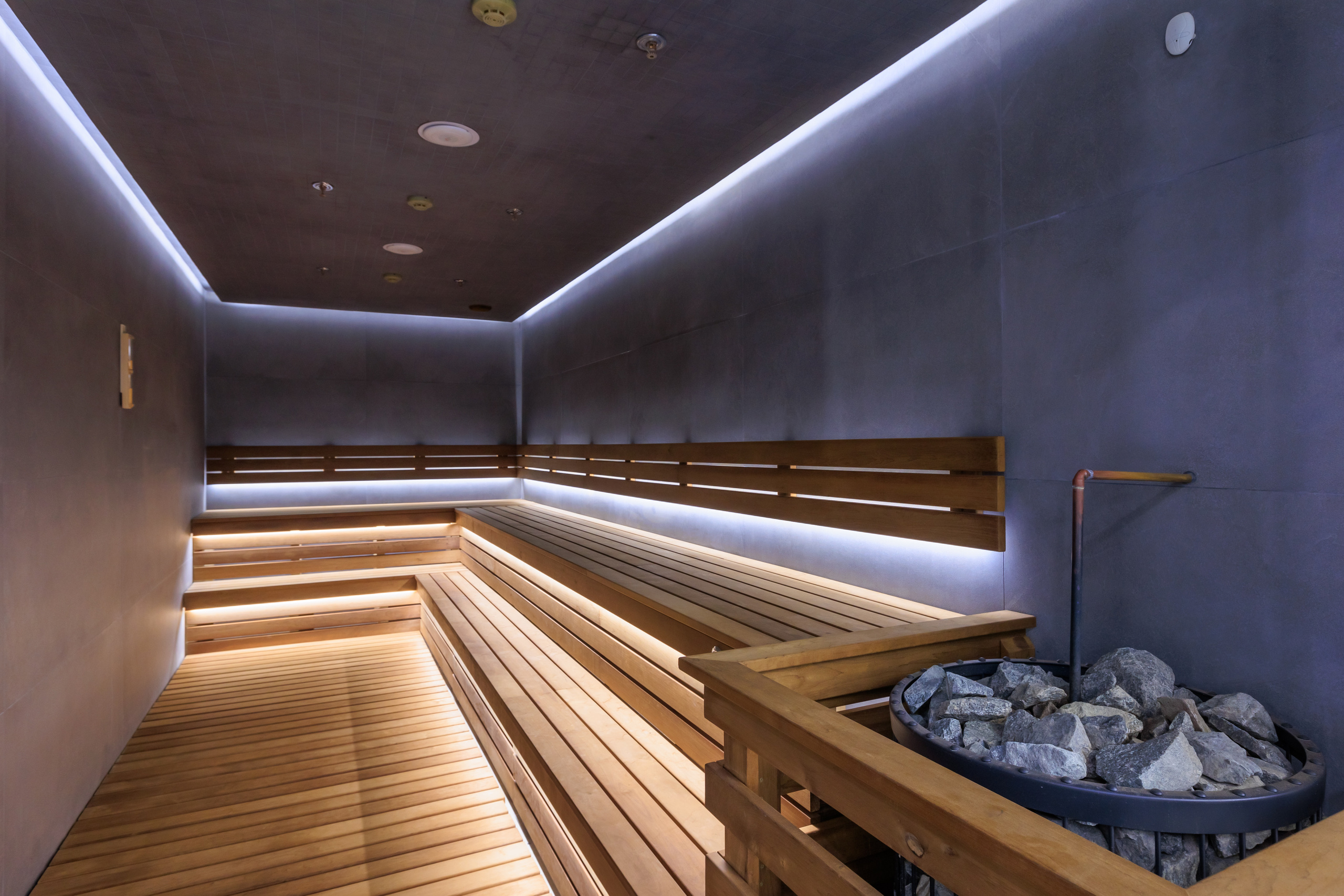 Фотограф для интерьерной съемки фитнес-клуба World Class Нагорный. Контент для бизнеса в Екатеринбурге Полдень Медиа