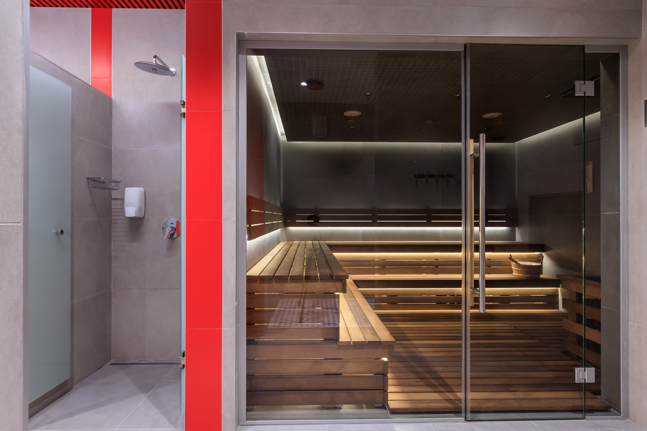 Фотограф для интерьерной съемки фитнес-клуба World Class Нагорный. Контент для бизнеса в Екатеринбурге Полдень Медиа