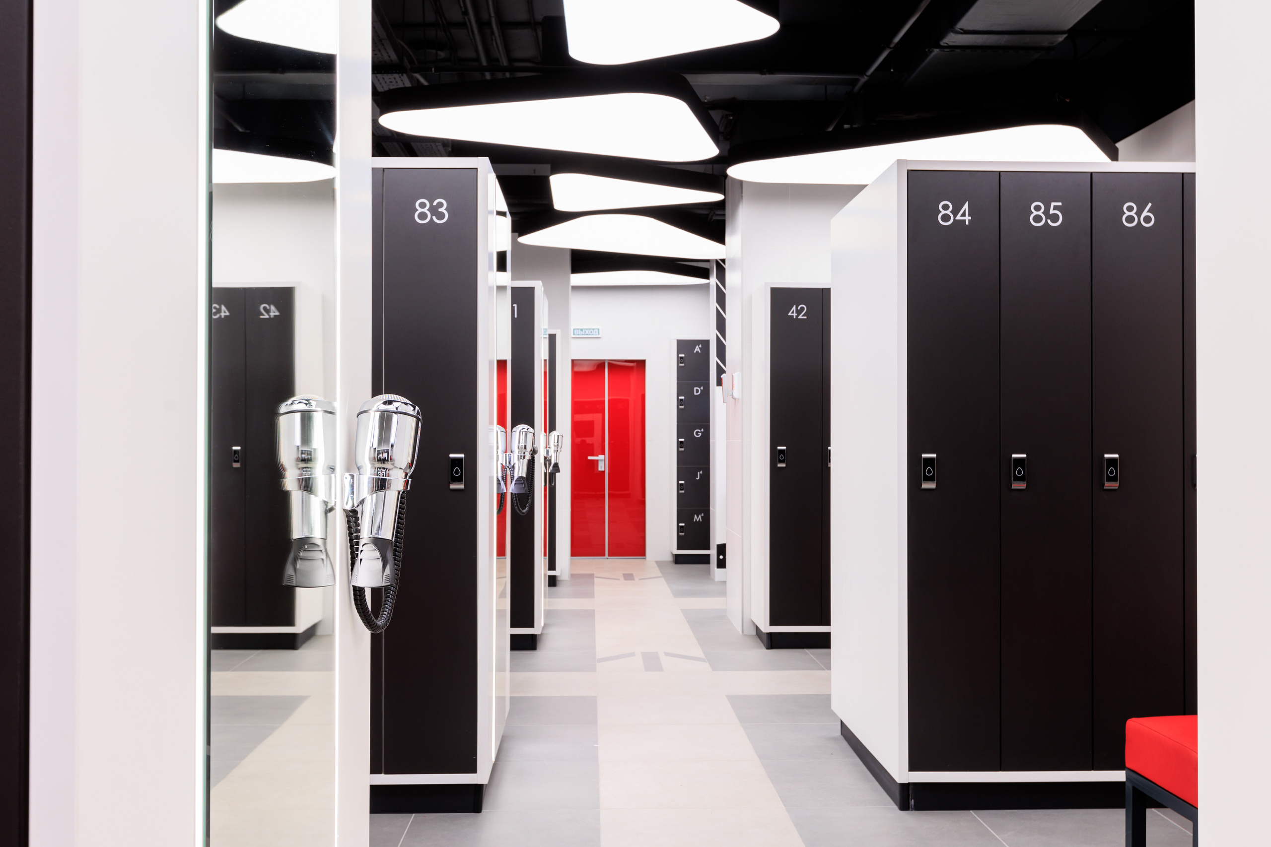 Фотограф для интерьерной съемки фитнес-клуба World Class Нагорный. Контент для бизнеса в Екатеринбурге Полдень Медиа