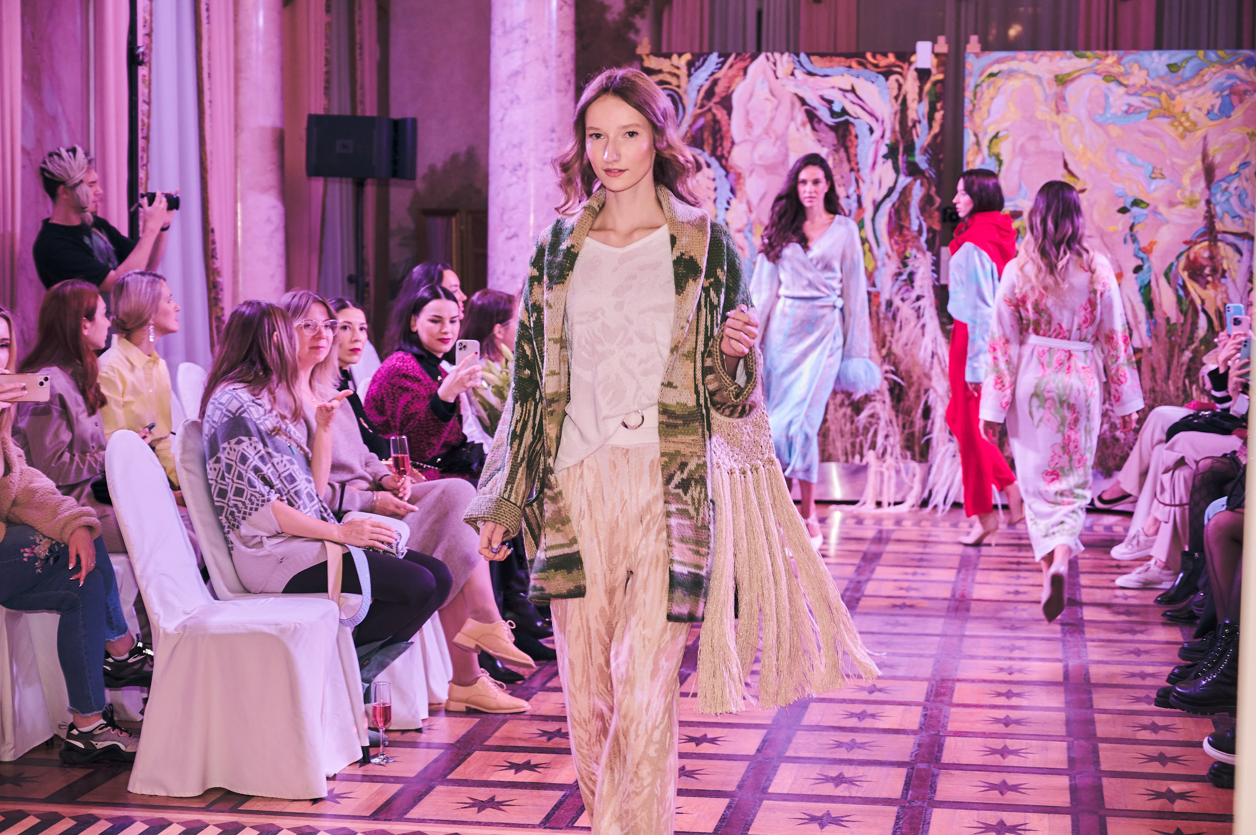 21.09.22 Люблино — Показ коллекции платьев. Никита Хохловский фото и видео продакшн