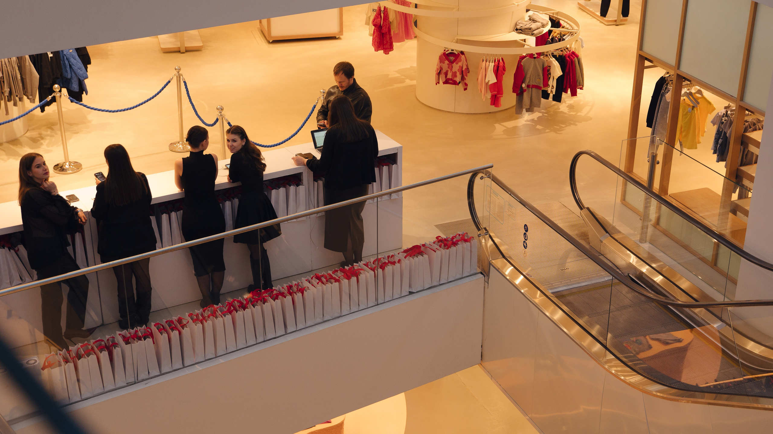 Бекстейдж показа «Новые Имена» собака.ru|ДЛТ. Портретный и репортажный фотограф в Санкт-Петербурге