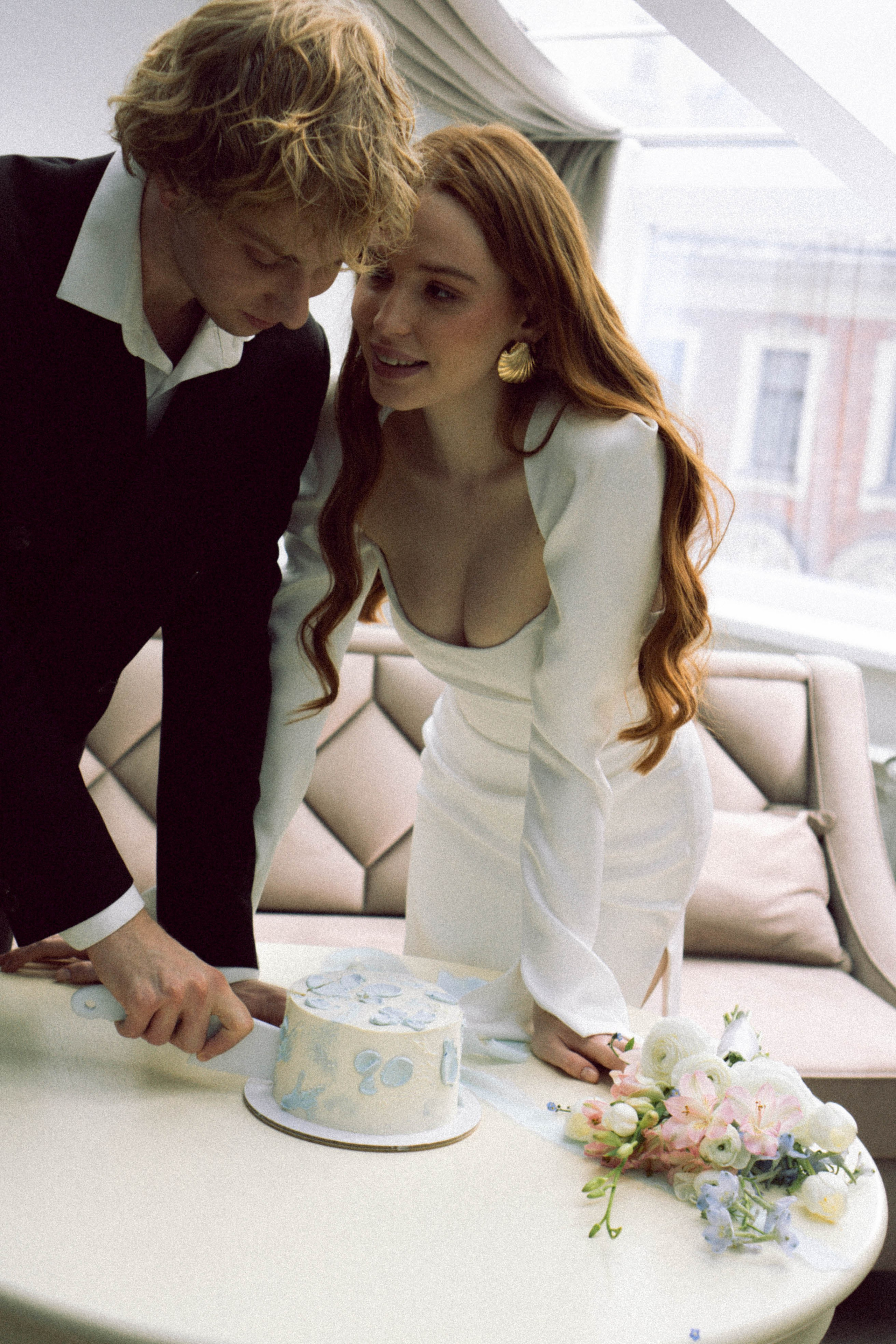 СВАДЕБНАЯ СЬЕМКА В ОТЕЛЕ. СБОРЫ ЖЕНИХА И НЕВЕСТЫ И ТАКЖЕ ТОР И ПОДГОТОВКА К ПРОГУЛКЕ. Профессиональный фотограф, Санкт-Петербург — Виктория Богомолова