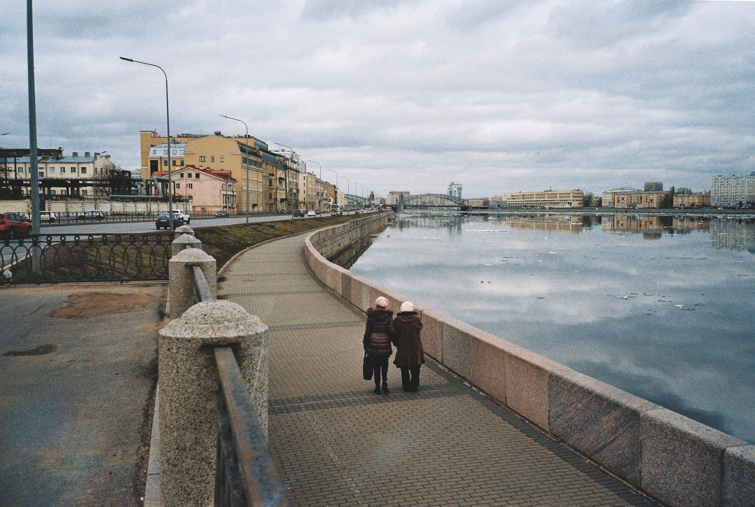 Фотографии цветные. Свадебный и семейный пленочный фотограф в Петербурге Истомина Ирина