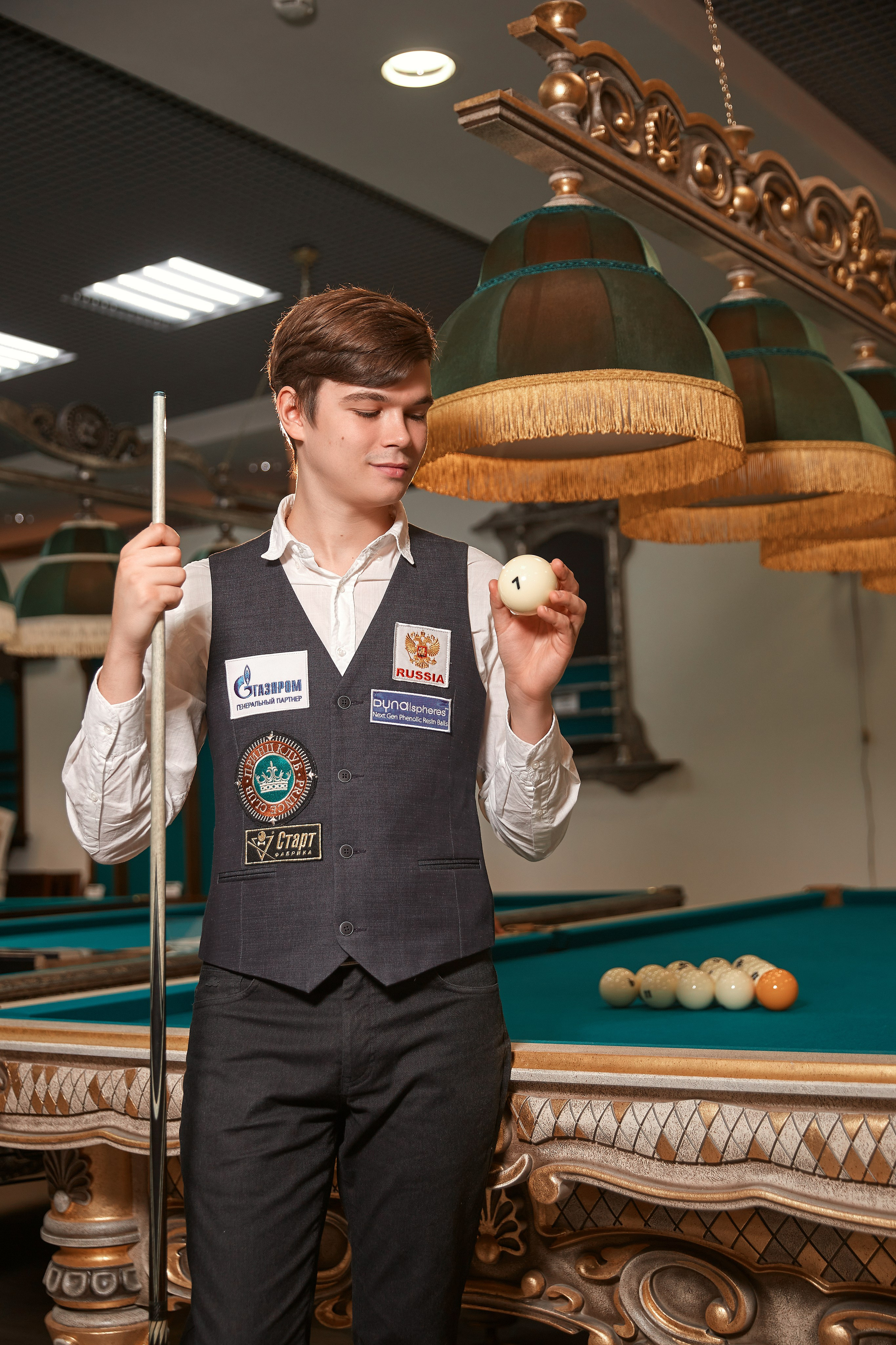 Семён За́йцев — российский профессиональный игрок в русский бильярд, мастер спорта России международного класса. Фотограф ваших самых ярких событий в Москве и СПБ. Збронская Юлия