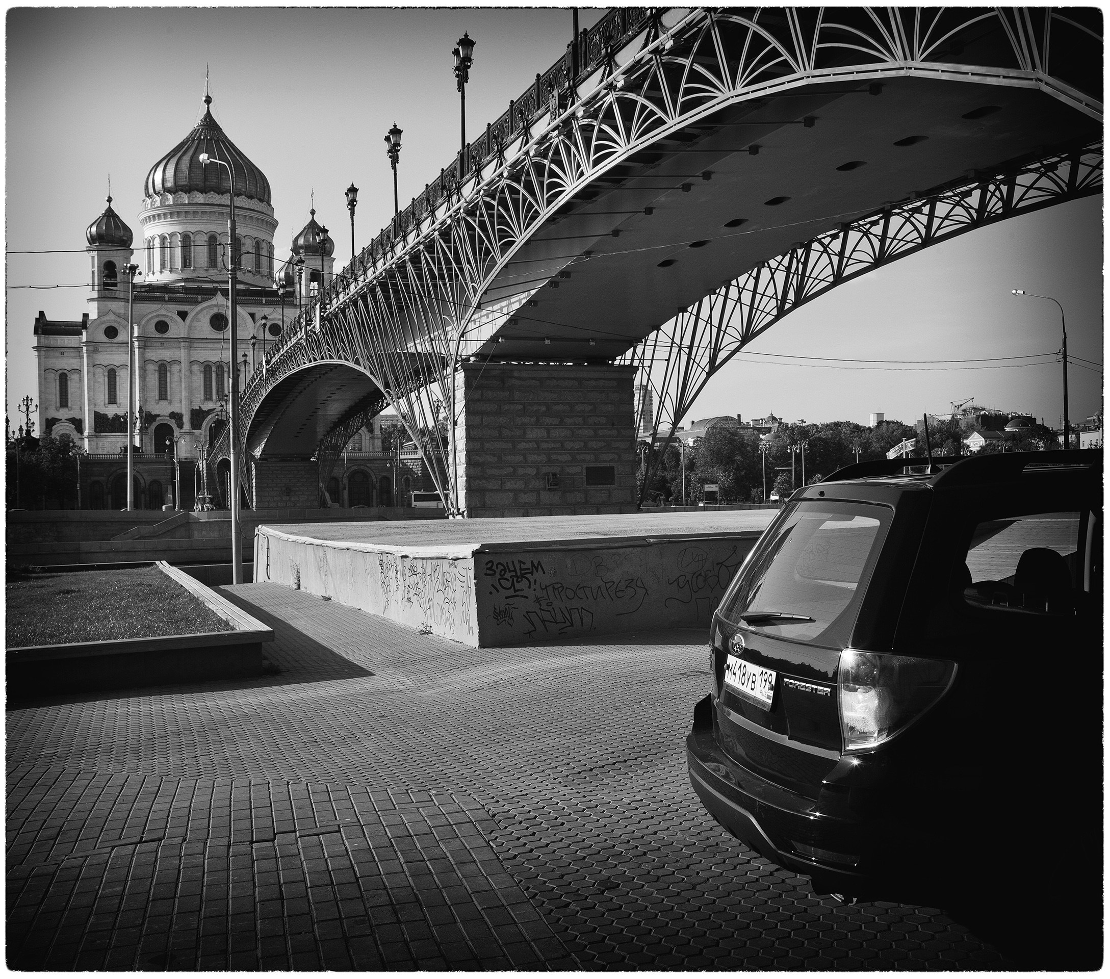 Фотографии сделанные на улицах городов. Профессиональный фотограф Игорь Пискарев в Москве. Студийная и выездная съёмка. Портретная и предметная съёмка. Авторская фотография