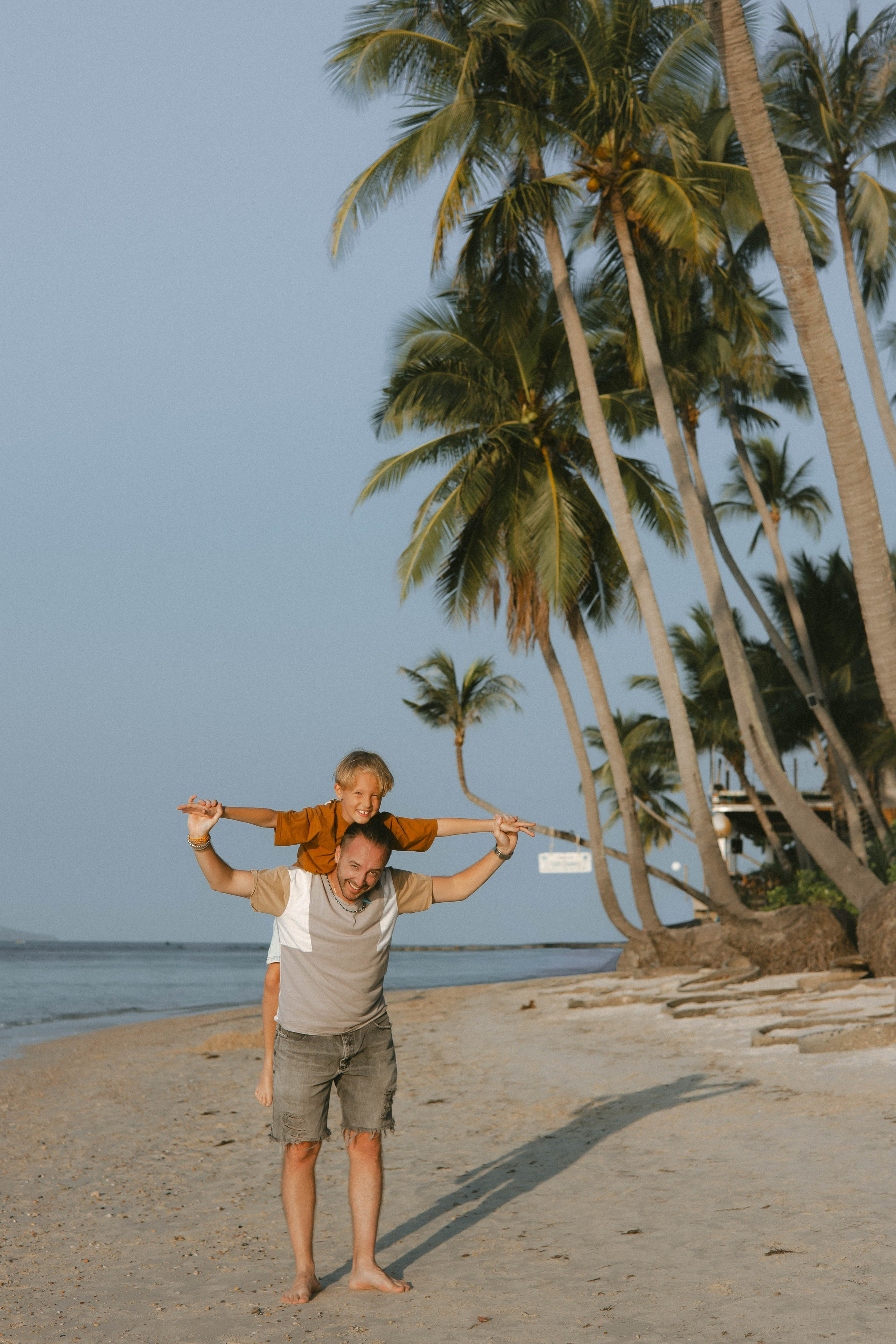 Алиса с семьей / Самуи. Семейный и детский фотограф в Москве Анастасия Каипова