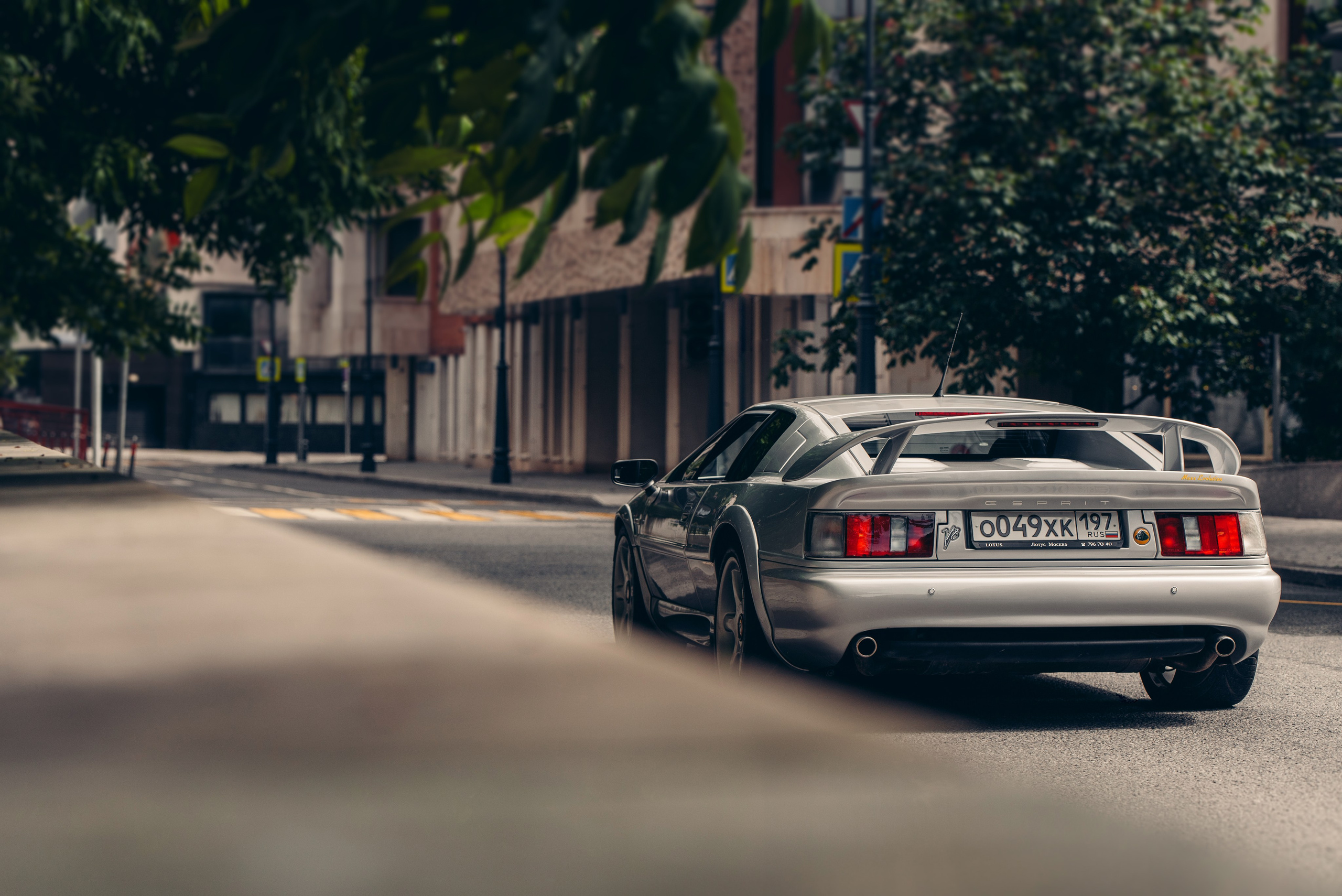 Lotus Esprit V8 lotuscars.ru. DeLorein