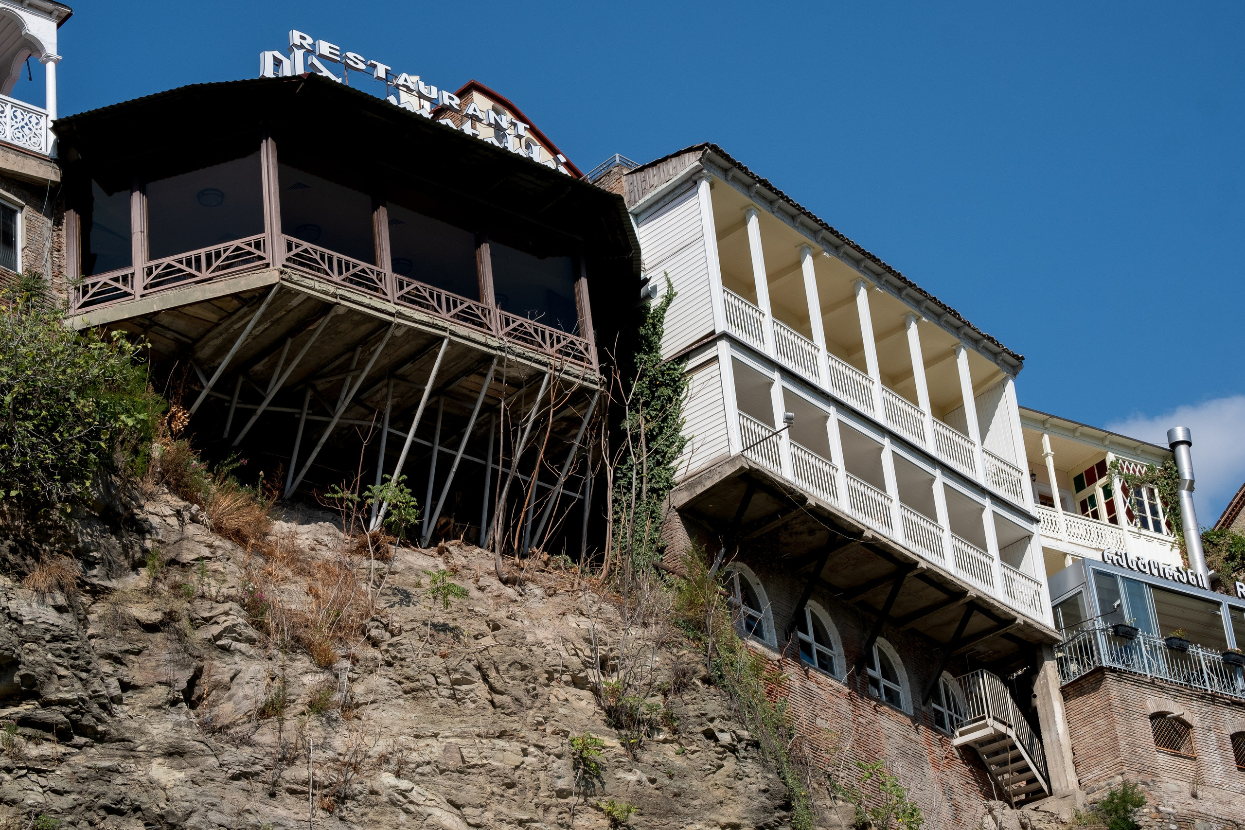 ТБИЛИСИ. ПОБУДЬ ЗДЕСЬ И ЦЕЛЕЕ БУДЕТ ЭТОТ МИР