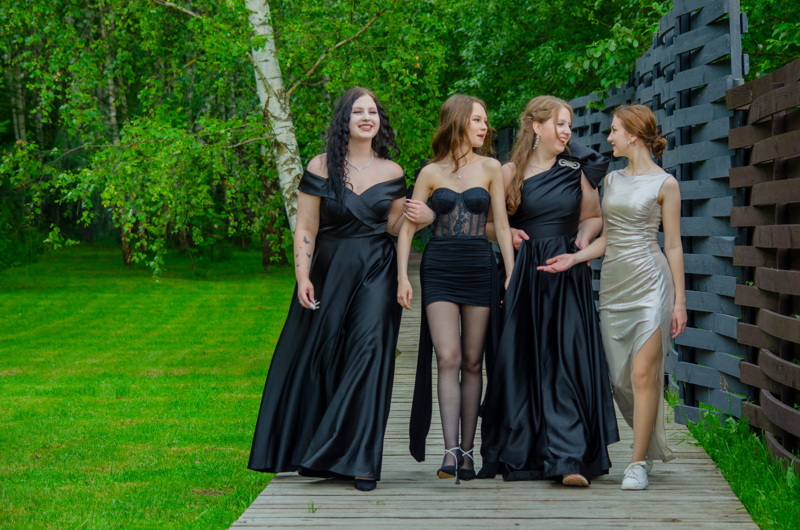 Получили диплом? Отмечаем! 🎓. Свет, камера, улыбка!