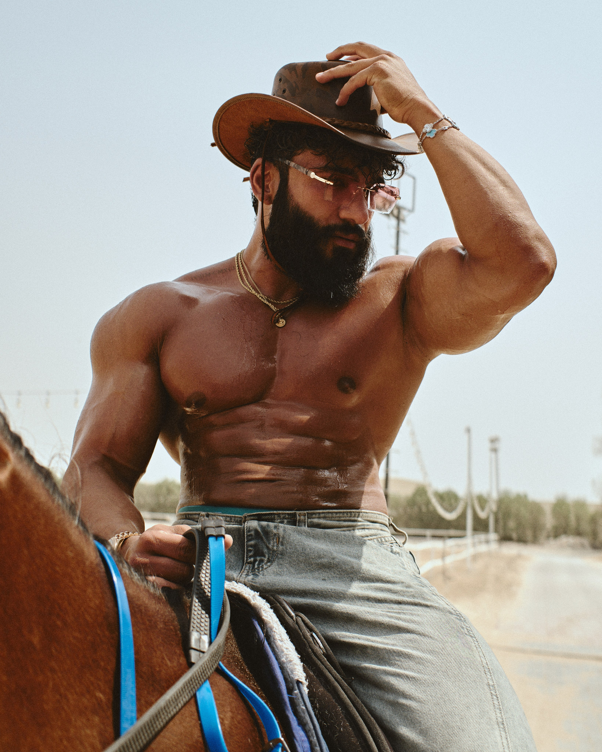 Ahmed. NOIZOMAX Художественный фотограф в Дубай