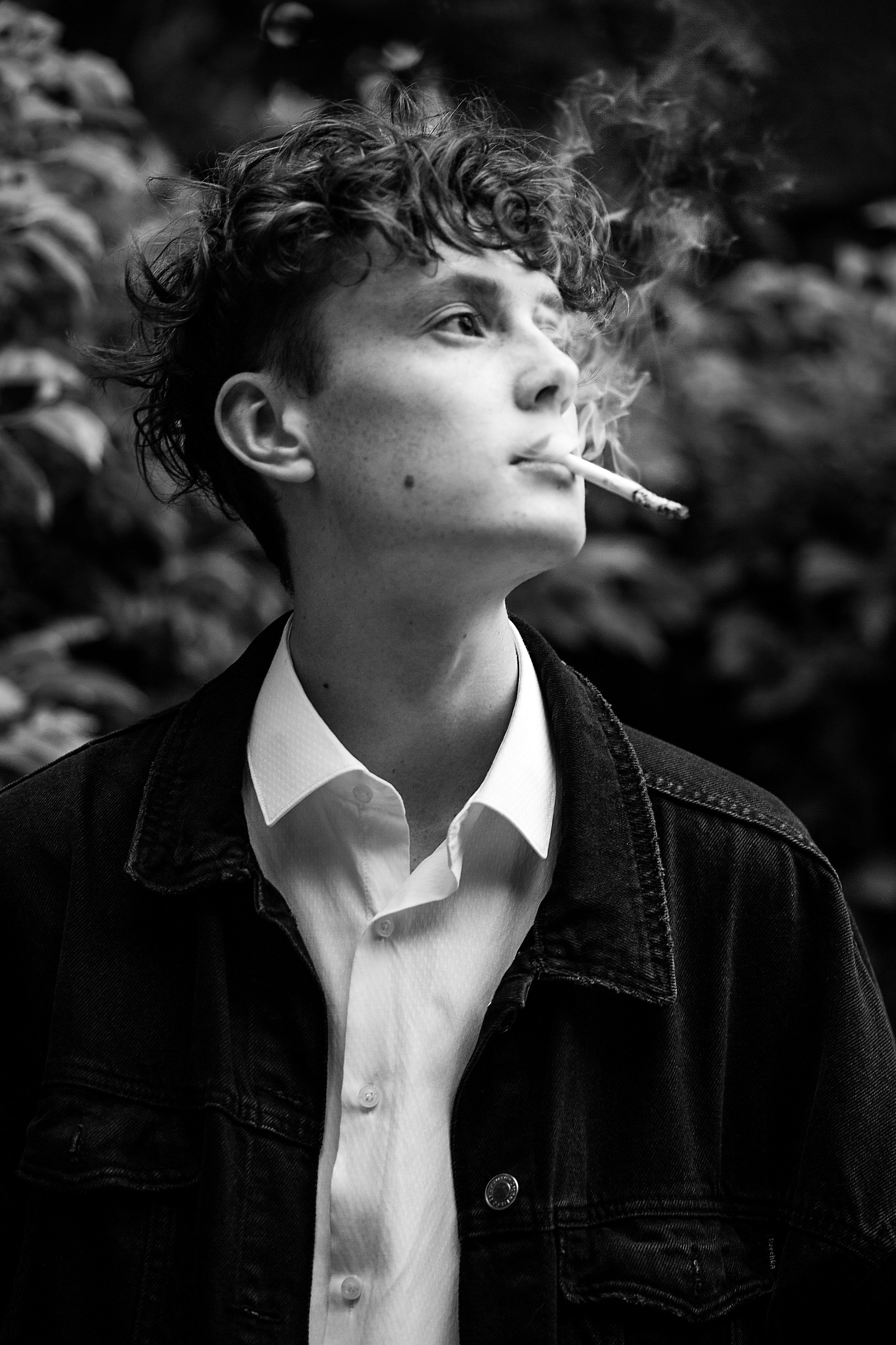 Тимур Модельные тесты — уличная прогулка ВДНХ. Портретный Студийный и уличный фотограф Москва. Индивидуальные, Семейные, Беременность, Будуар, Каталог, контент съемки для блога и бизнеса