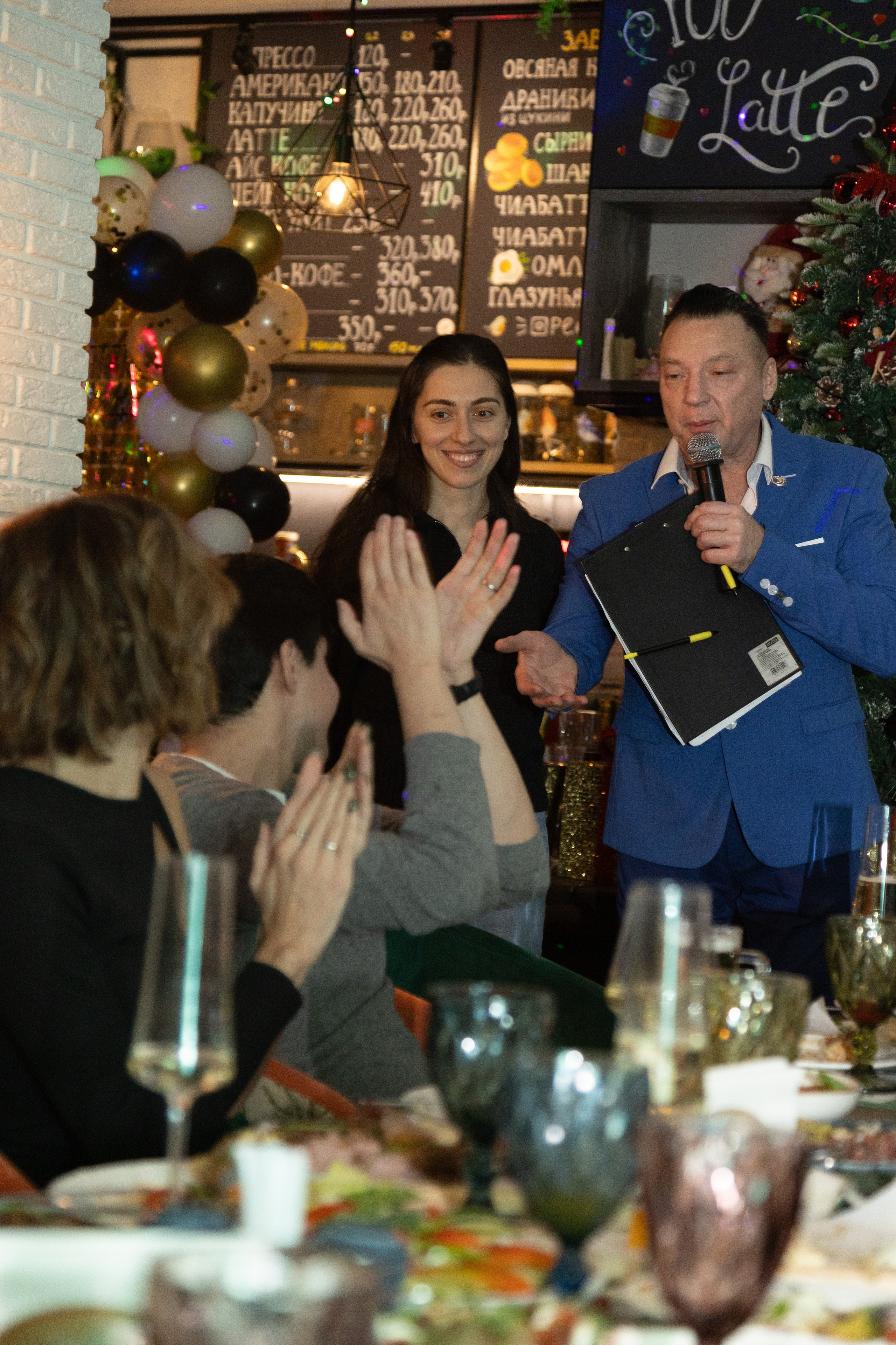 День Рожденья. Портретный Студийный и уличный фотограф Москва. Индивидуальные, Семейные, Беременность, Будуар, Каталог, контент съемки для блога и бизнеса