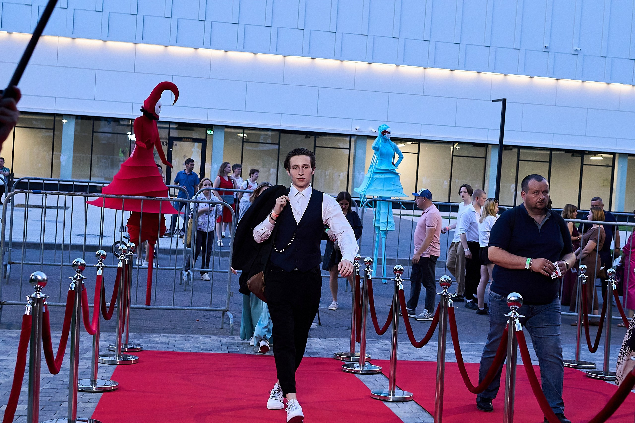 Выпускной 2024 концертный зал Академия ВТБ. Фотограф и Видеограф в Москве. Олег Корушев