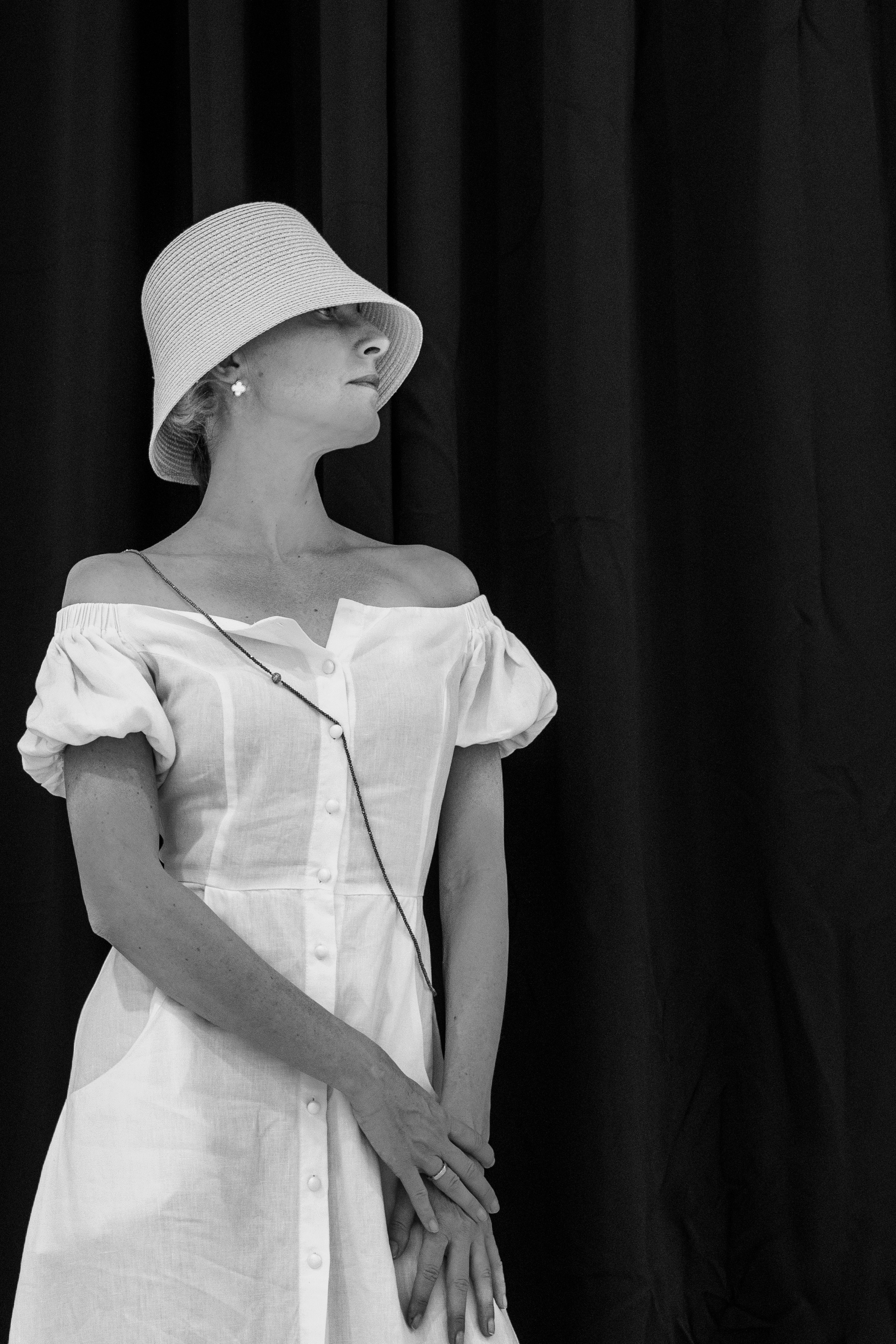 Девушка в шляпке