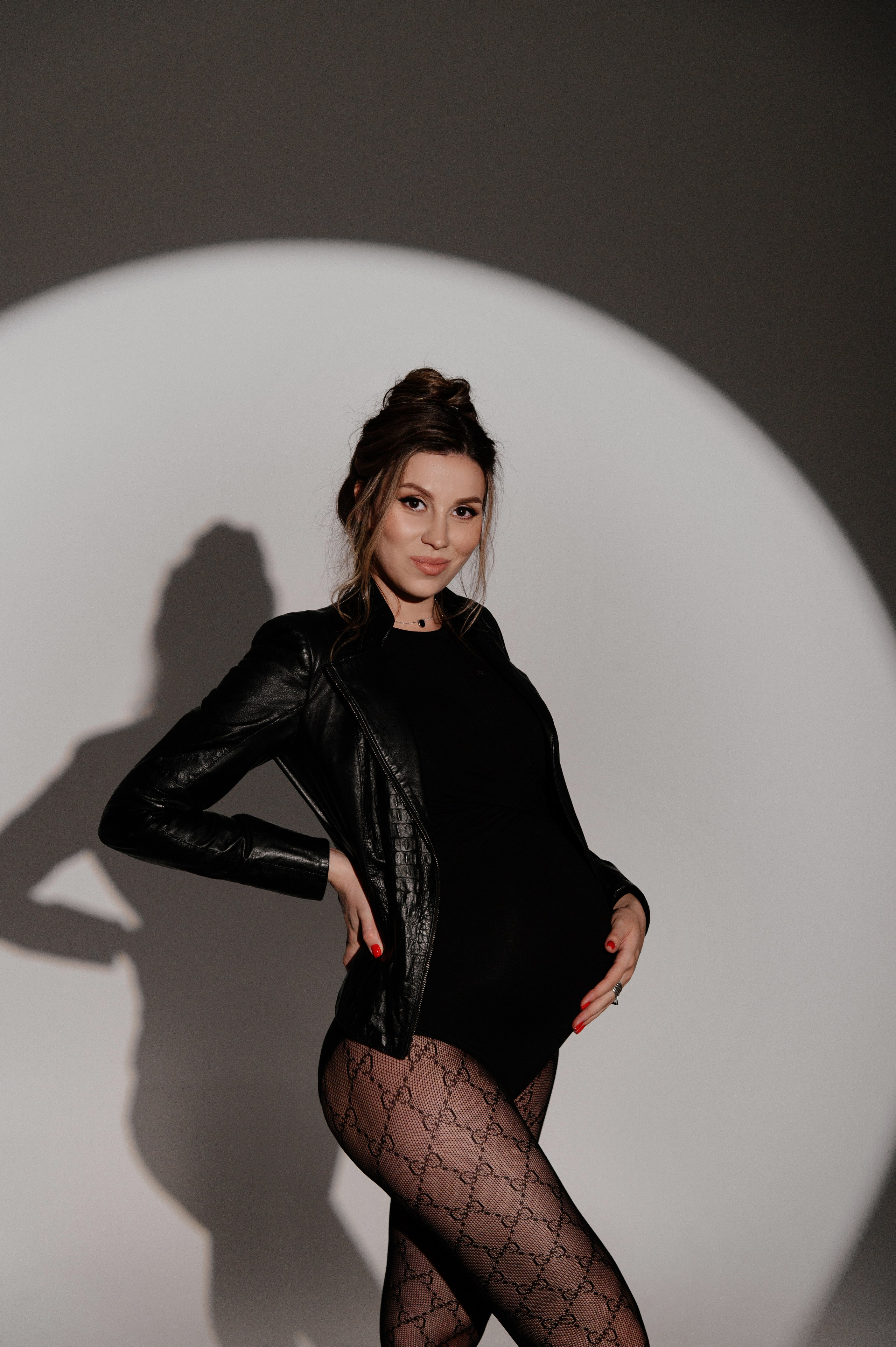 Фотосессия беременности на студии Караганда. Свадебный фотограф Караганда