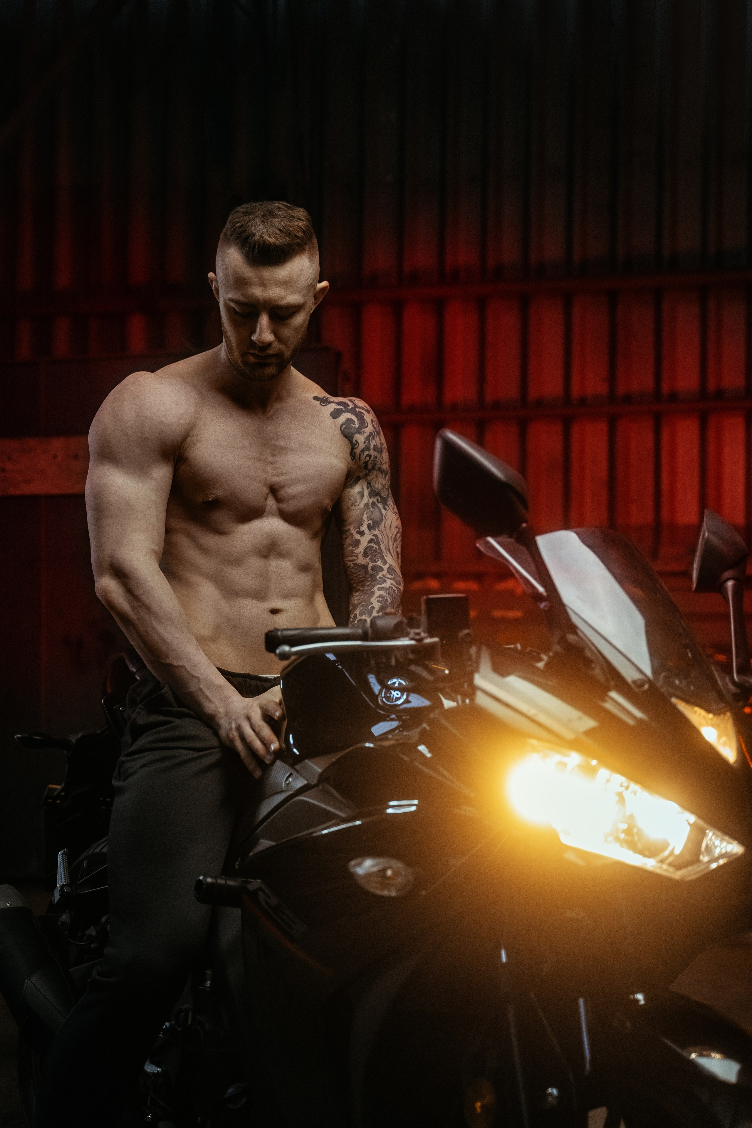 Фитнес съемка с мотоциклом. Свадебный и семейный фотограф Ксения Шекк Екатеринбург