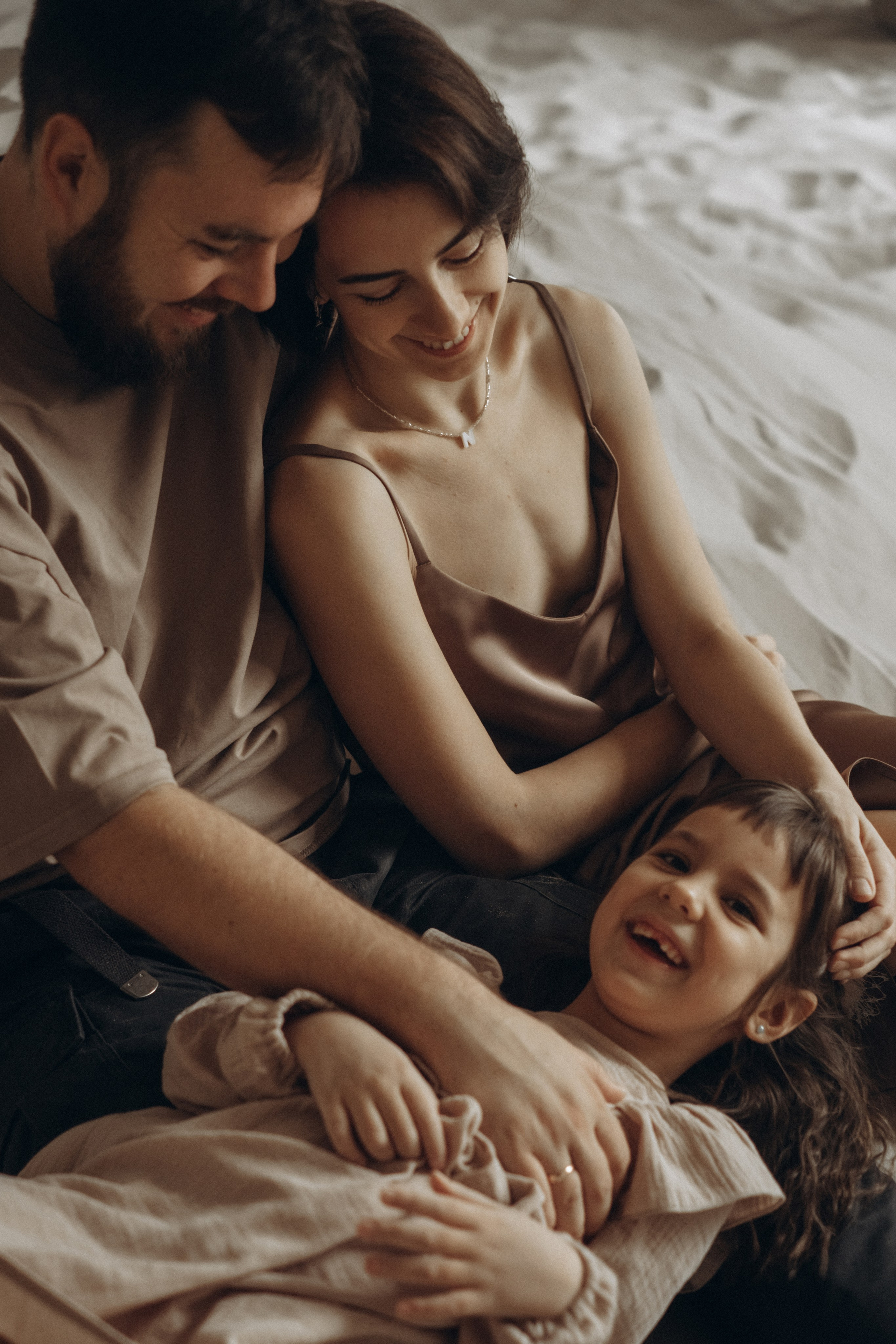 Семейная фотосессия в студии. Семейный и детский фотограф в Санкт-Петербурге