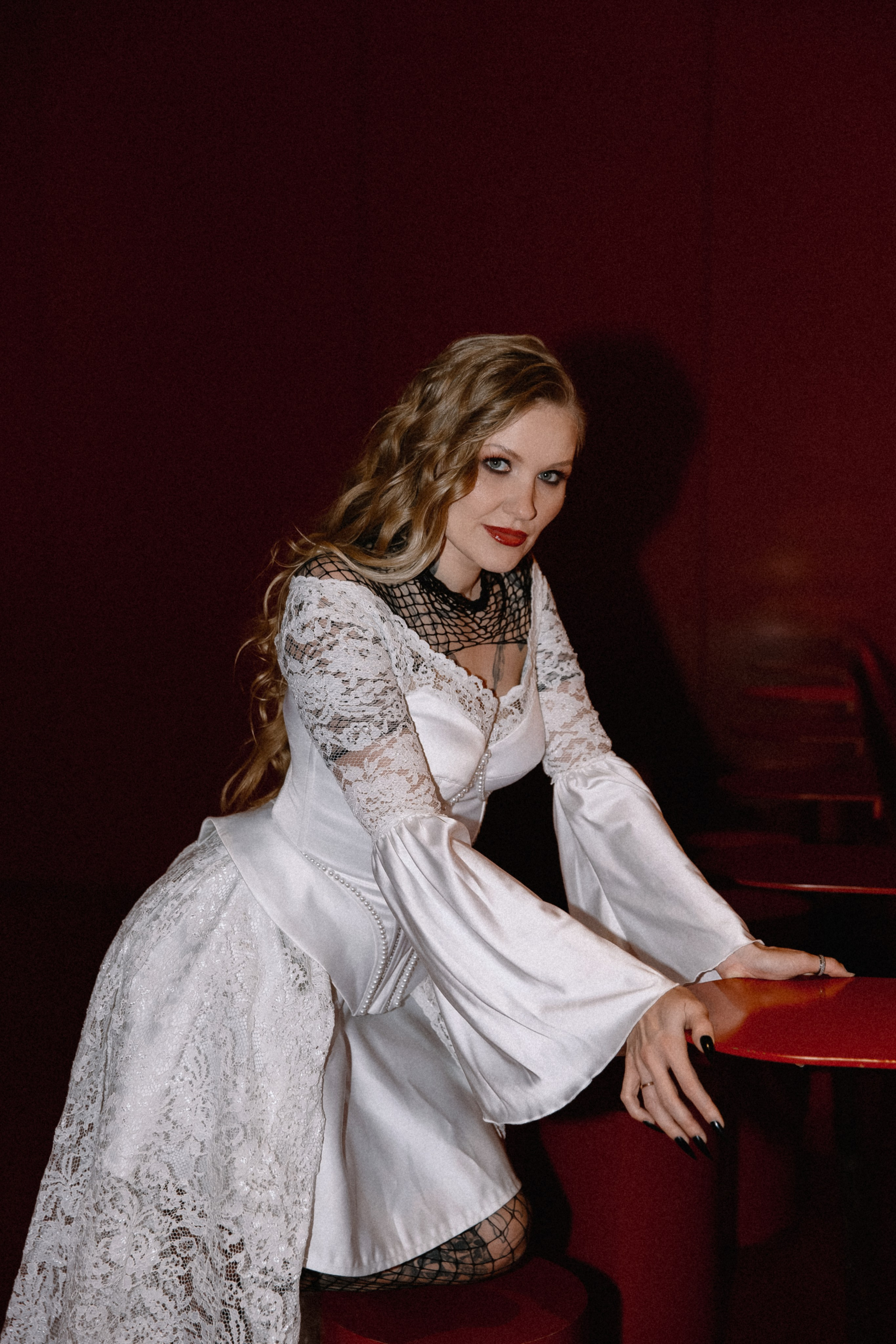 Алая готика. Николь — ваш любимый фотограф в Санкт-Петербурге