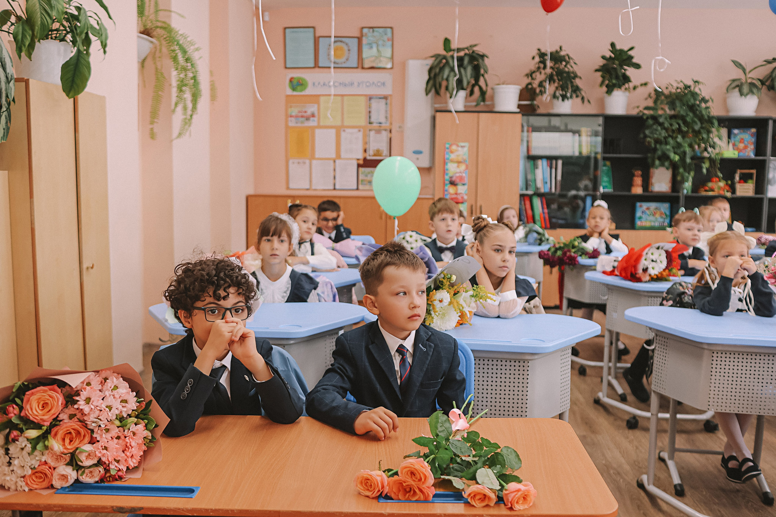 1 сентября линейка+кл час+портреты. Семейный фотограф Тюмень, фотограф на роды Салмина Мария