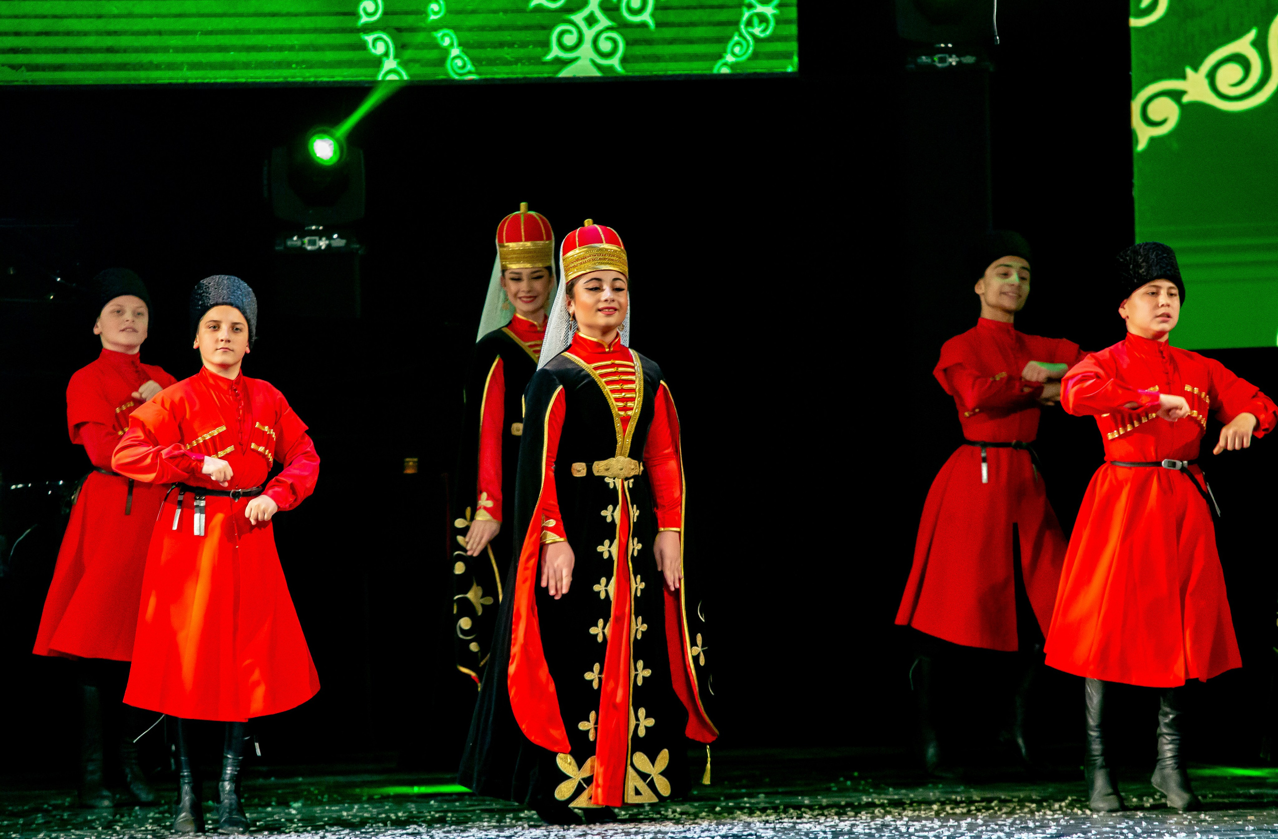 Закрытие года семьи в Сочи Зимний театр. Фотограф в Сочи Юрий Шептаев