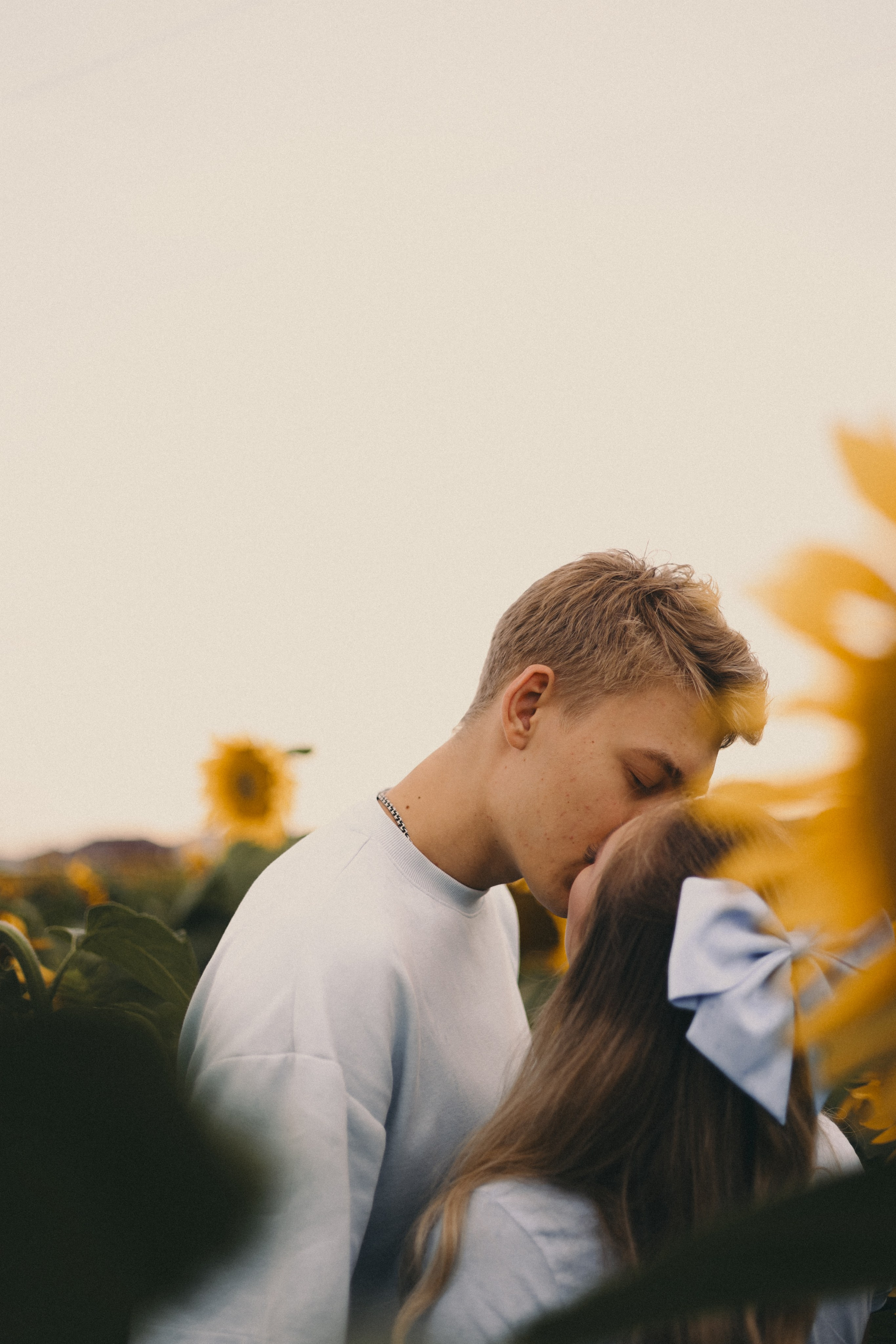 Михаил и Валерия | Подсолнухи. Фотограф Мария Лаенко
