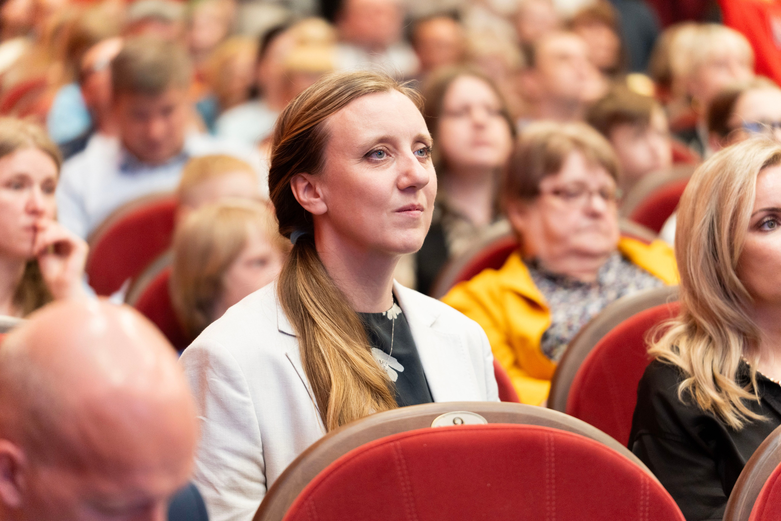 Выдача аттестатов 9 классы. Фотограф Юлия Попова