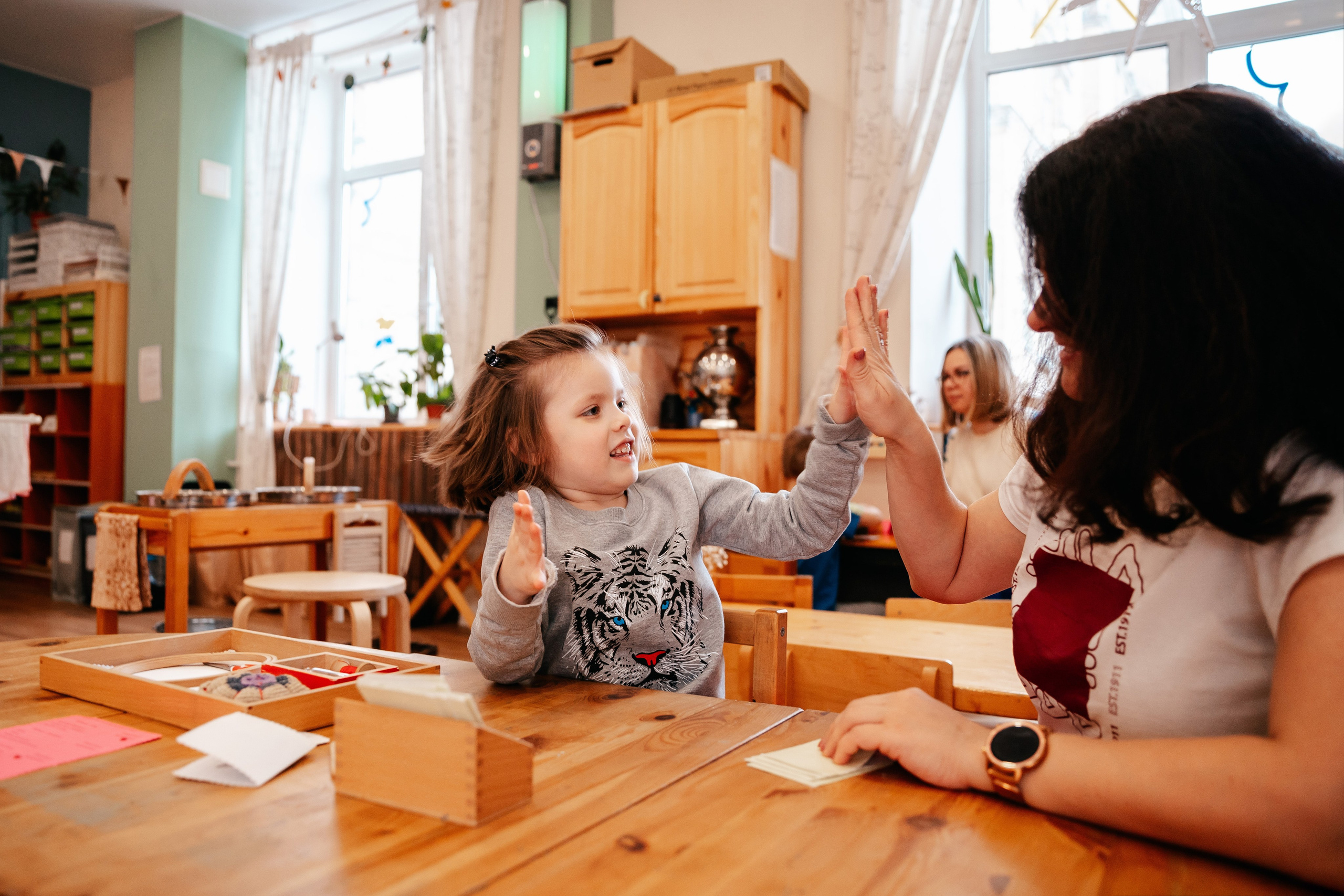 8 марта в Монтессори-саду. Семейный lifestyle фотограф в Санкт-Петербурге Людмила Пахомова