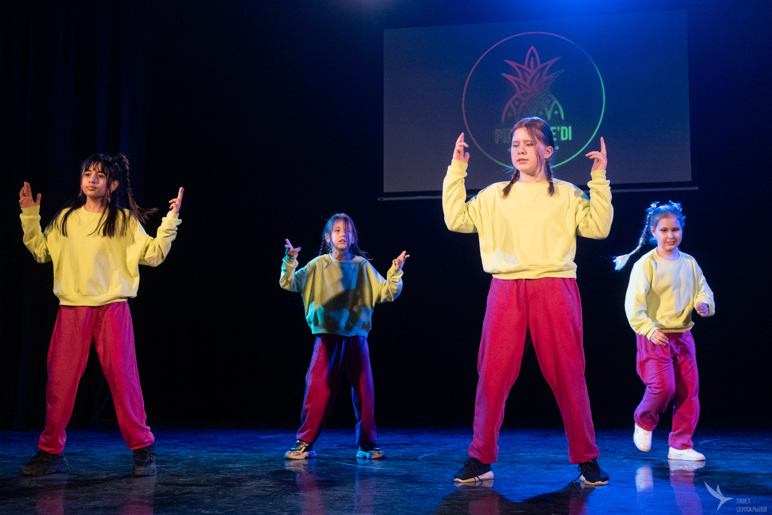 Pineappledi dance. Репортажный фотограф в Казани Павел Серпокрылов
