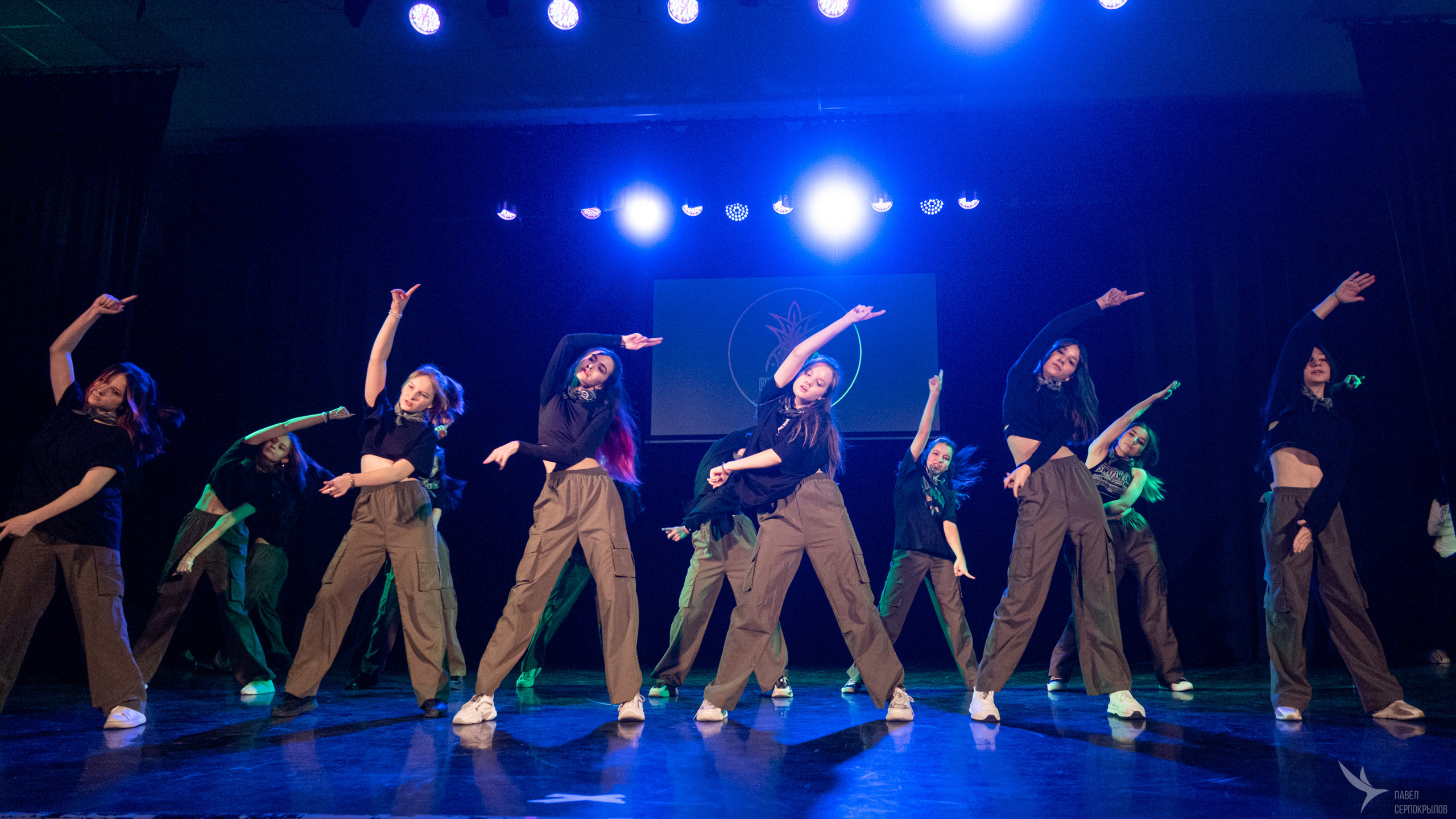 Pineappledi dance. Репортажный фотограф в Казани Павел Серпокрылов