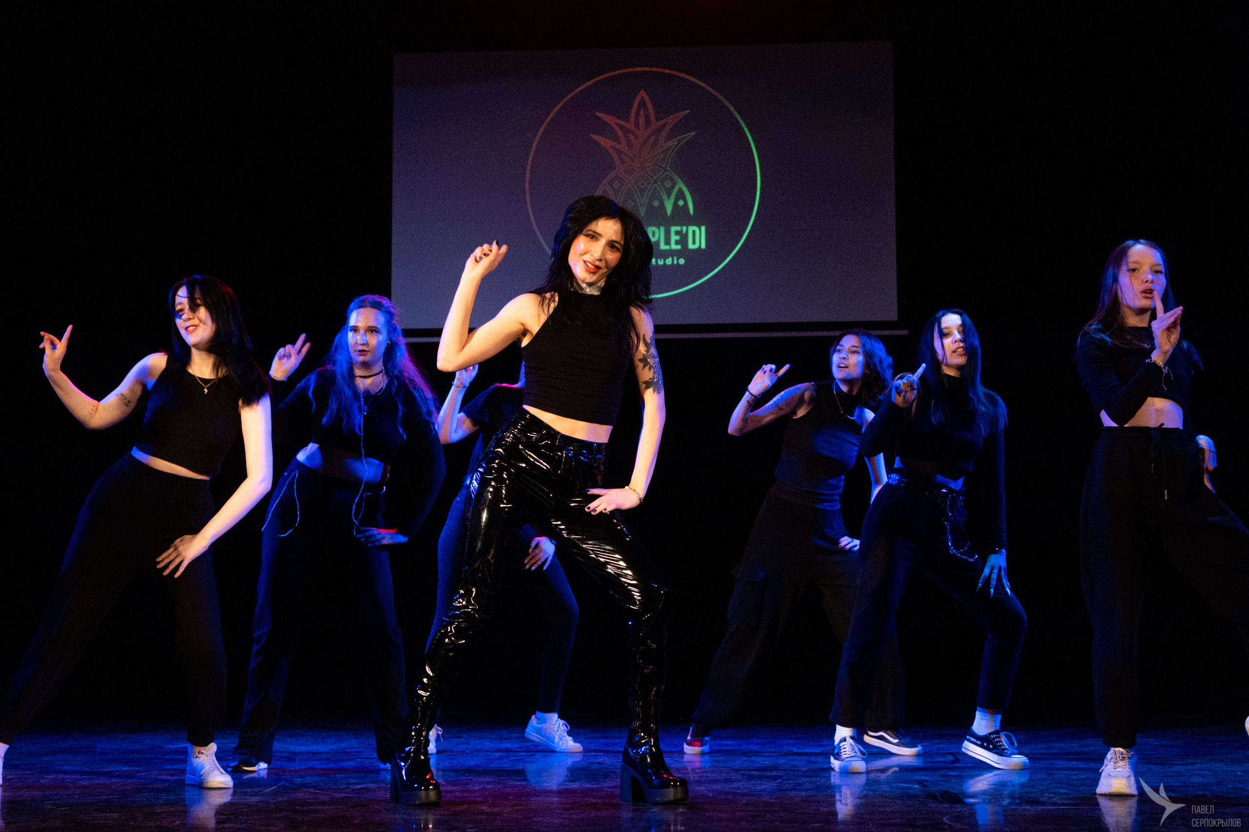 Pineappledi dance. Репортажный фотограф в Казани Павел Серпокрылов