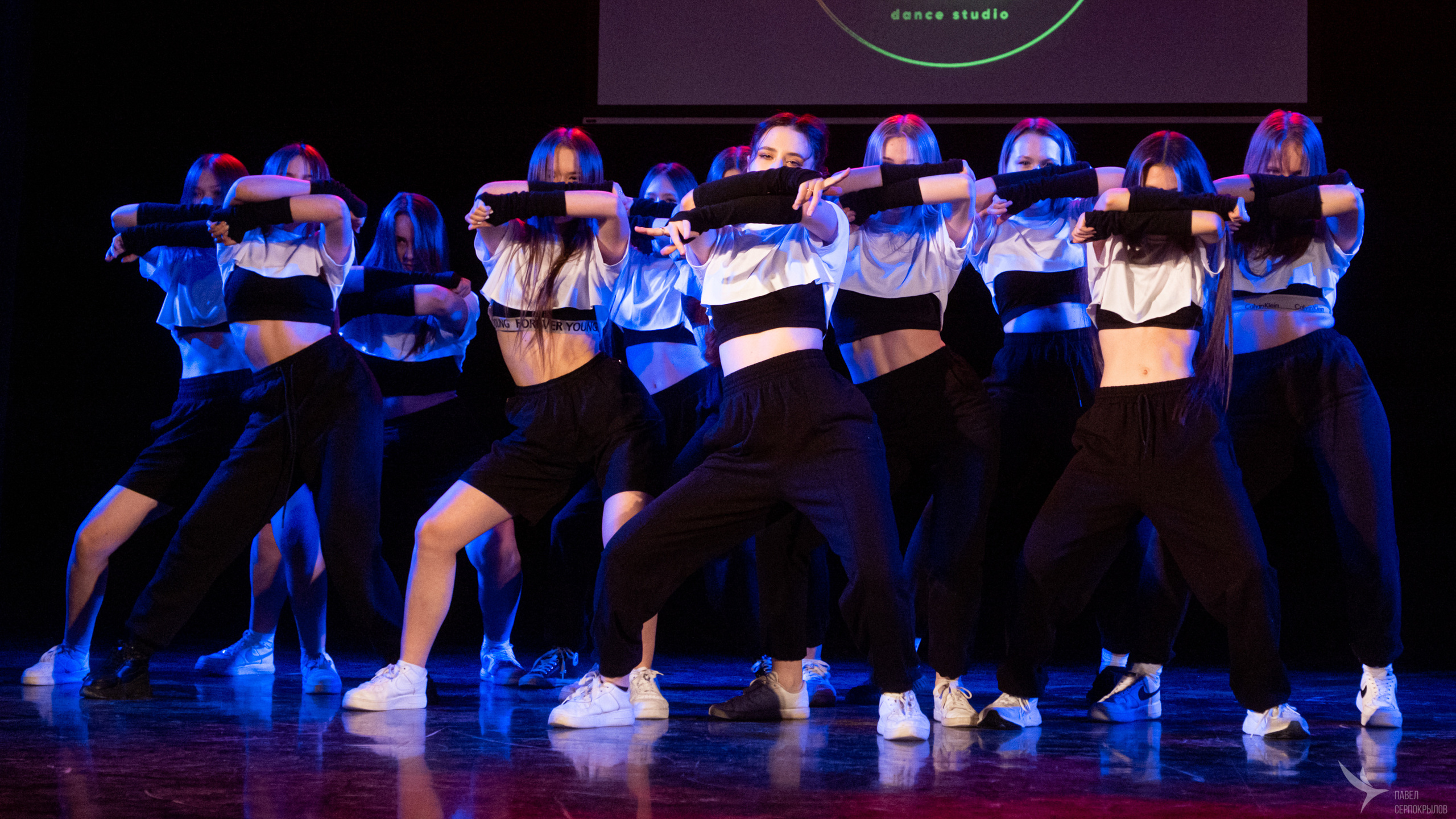 Pineappledi dance. Репортажный фотограф в Казани Павел Серпокрылов