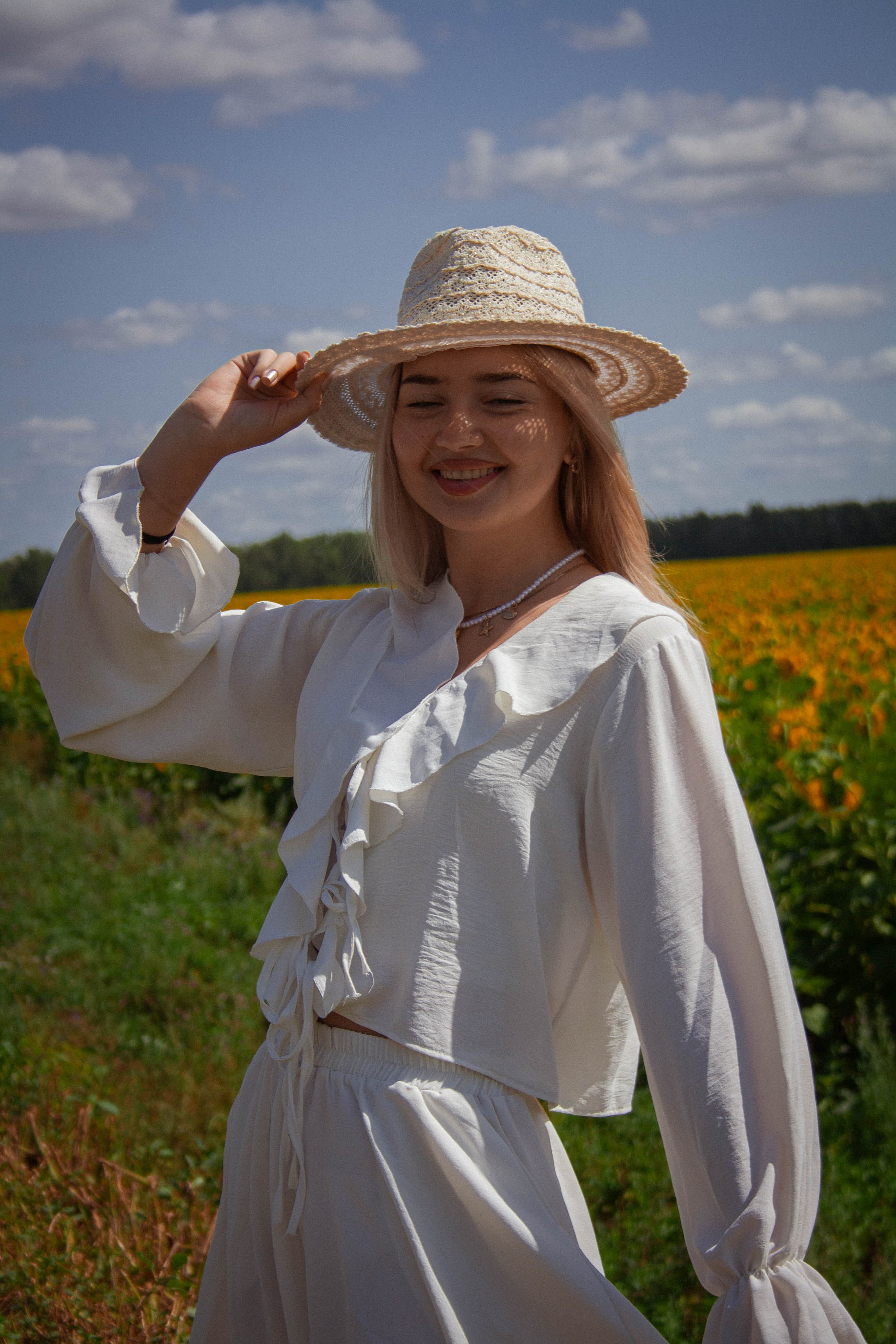 Настроение: уйти в поле с подсолнухами. Портретный фотограф в Саратове