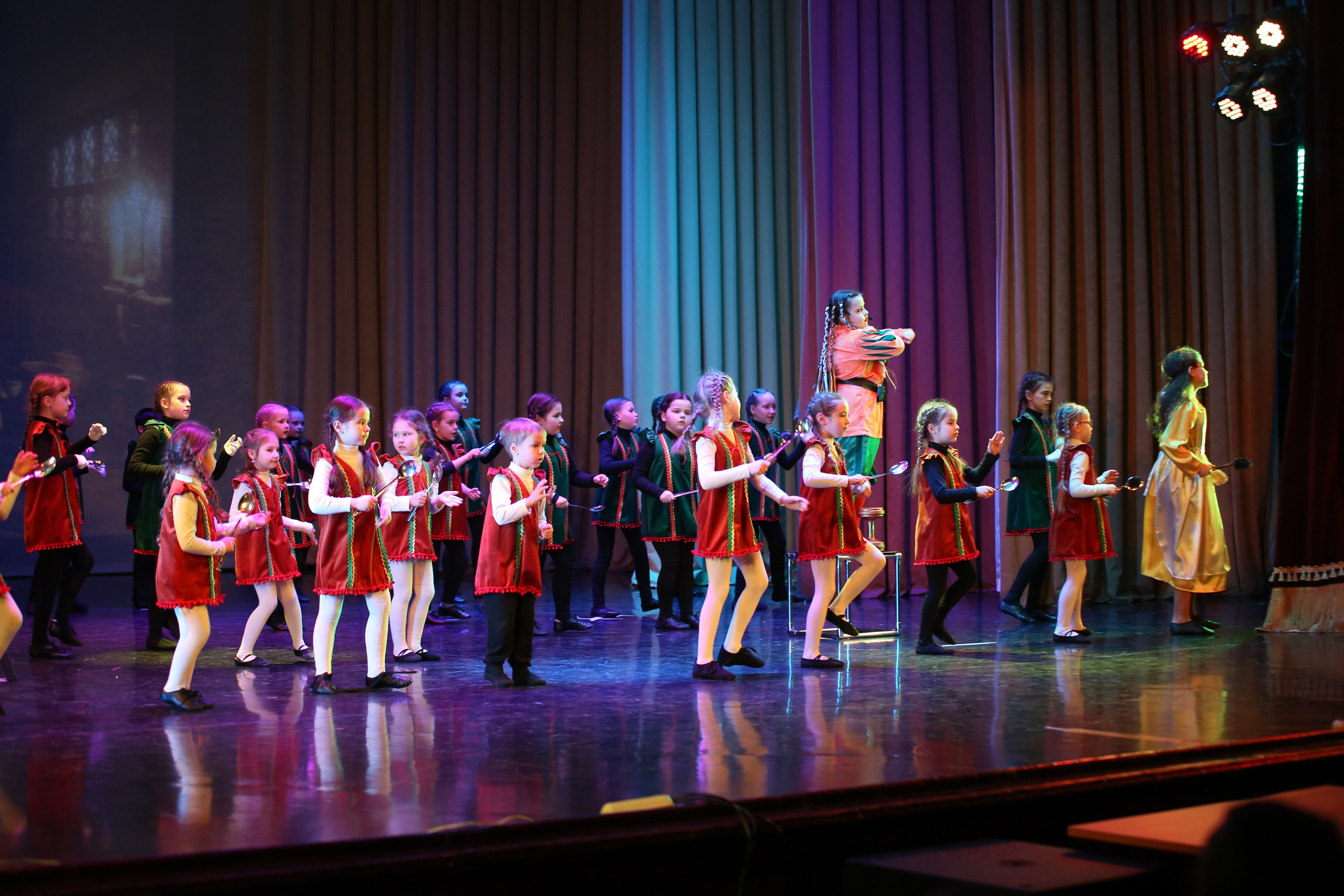 ТС ФАНТАЗИЯ — БЕНЕФИС 25 ЛЕТ. Профессиональный фотограф в Мценске и Орловской области