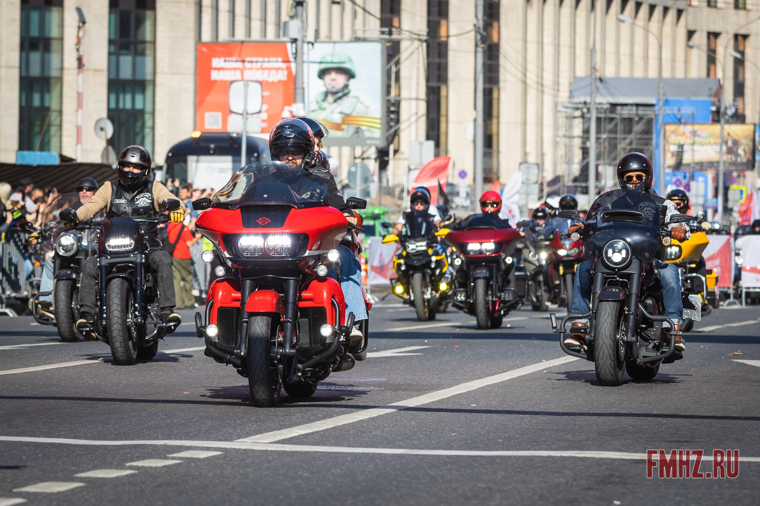 Закрытие Мотосезона 2023 на проспекте Академика Сахарова. Фотограф Владимир Охрименко