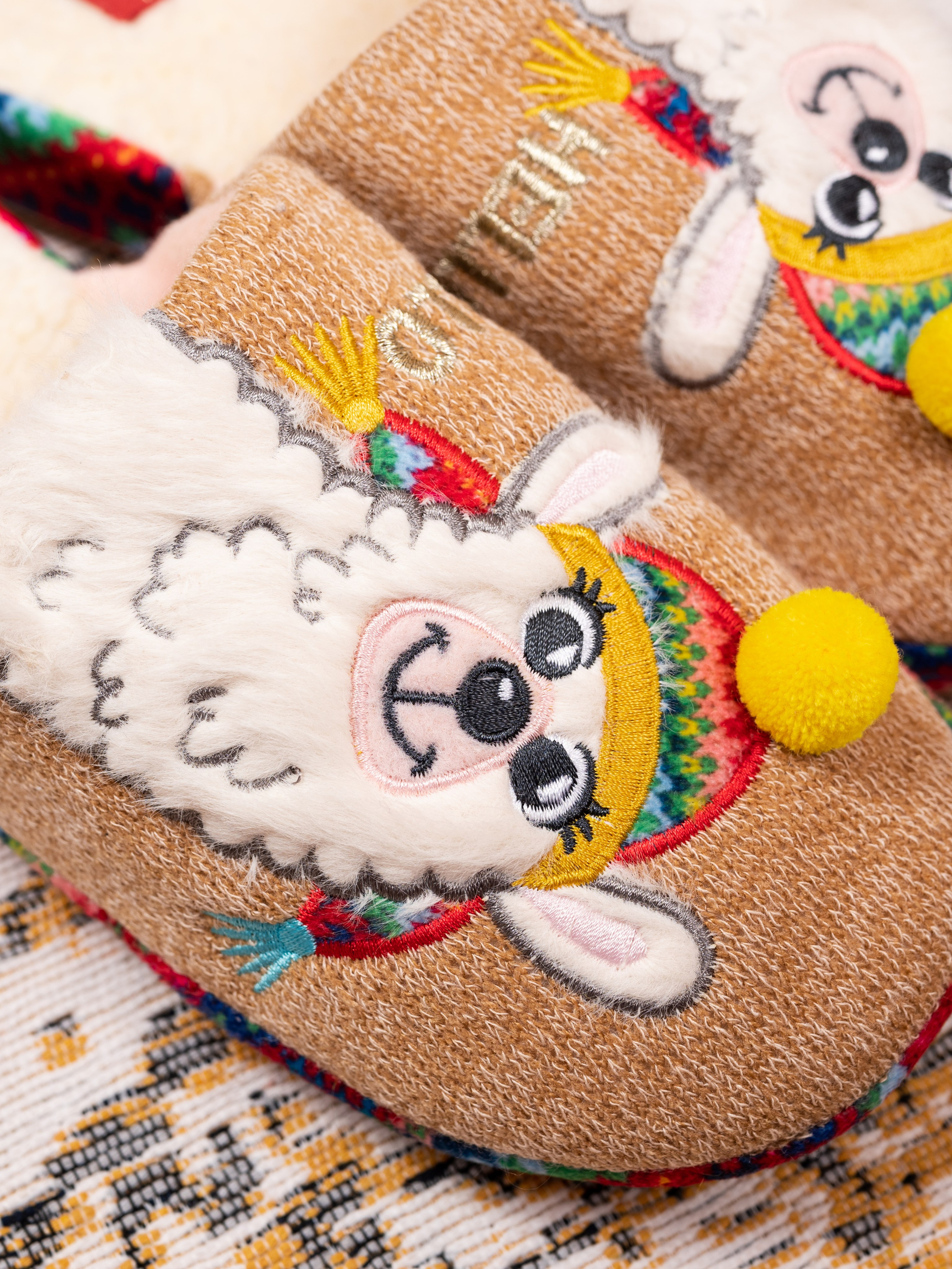 Тапочки. Предметный фотограф, фото для маркетплейсов Пятигорск, КМВ