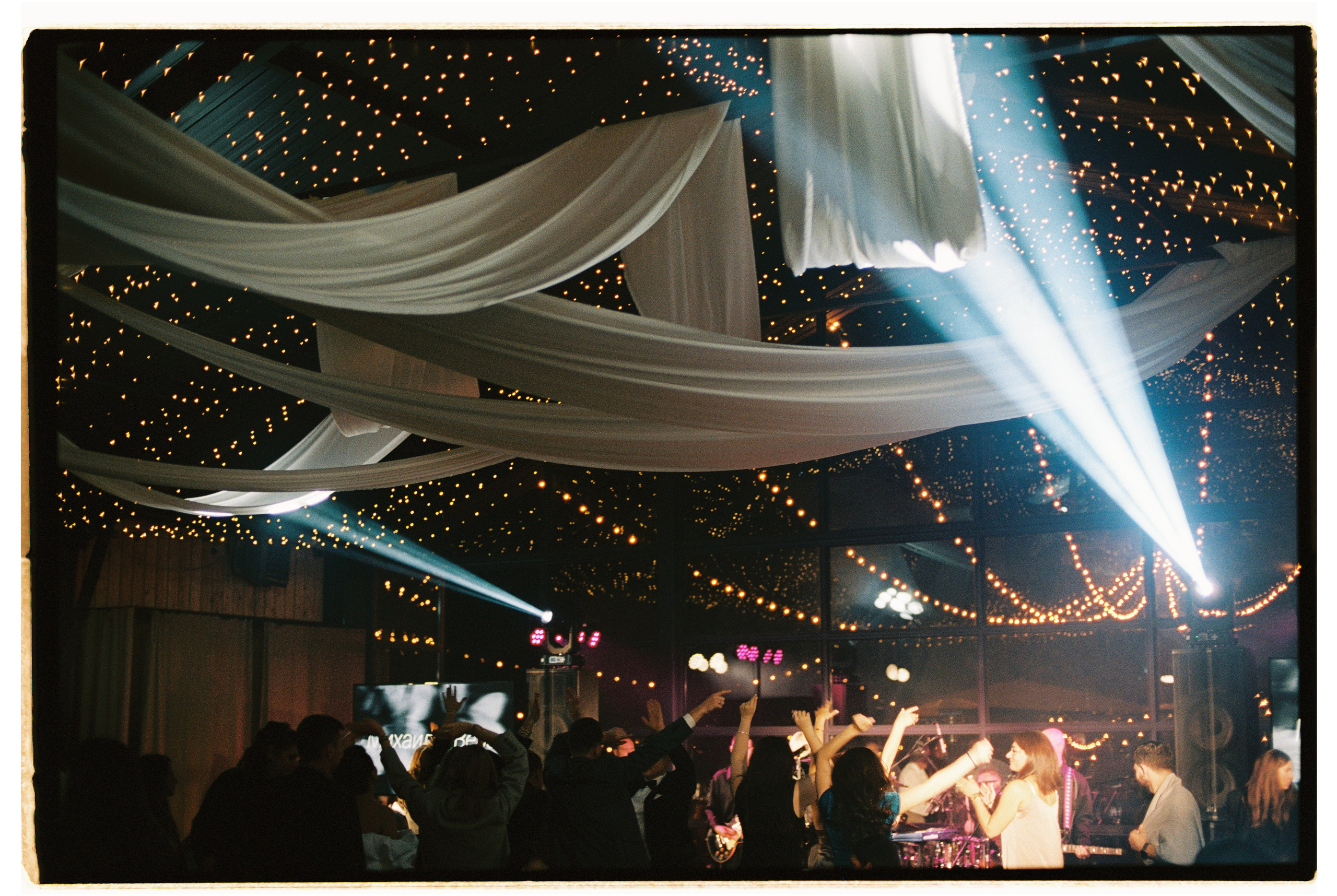 Film WD. Свадебный и репортажный фотограф