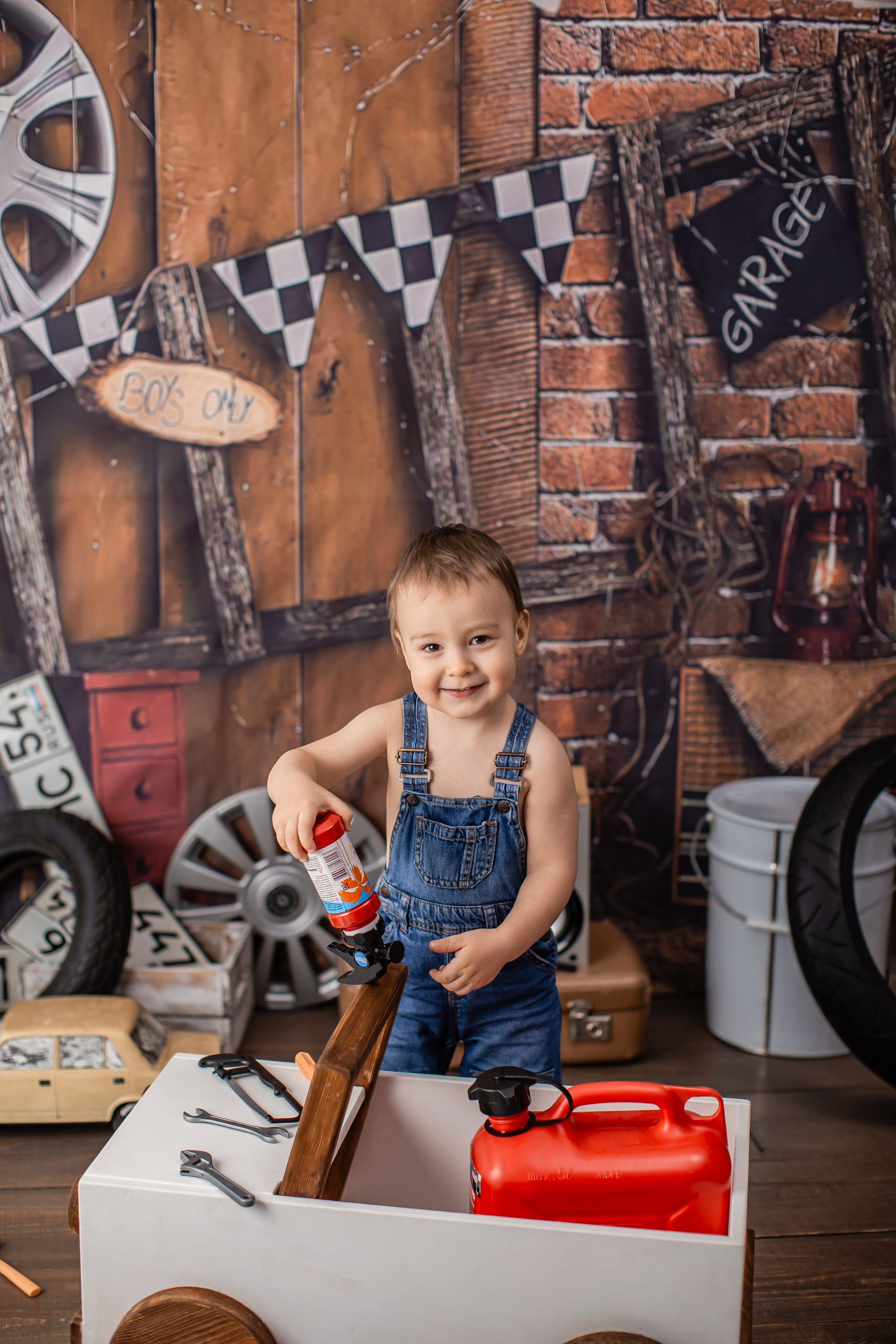 Фотодень " ГАРАЖ «(для 1-4 года) 20.09.26 г запись идёт. Детский семейный фотограф на первый годик город Новосибирск Дымова Светлана пакеты всё включено 1-3 года