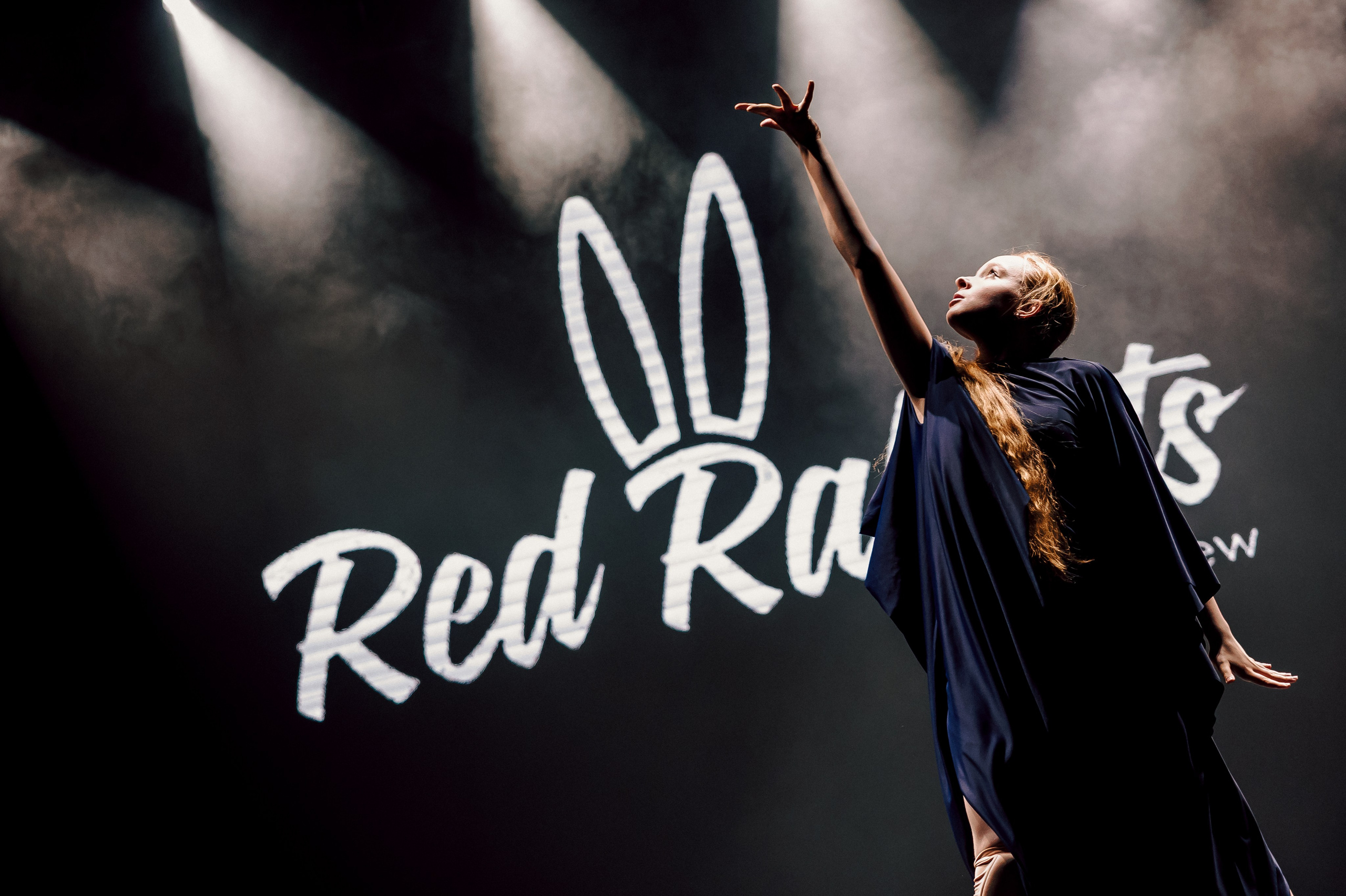 Отчётный концерт танцевальной школы «Red Rabbits» 2025. Лёшка Варзегов — фотограф