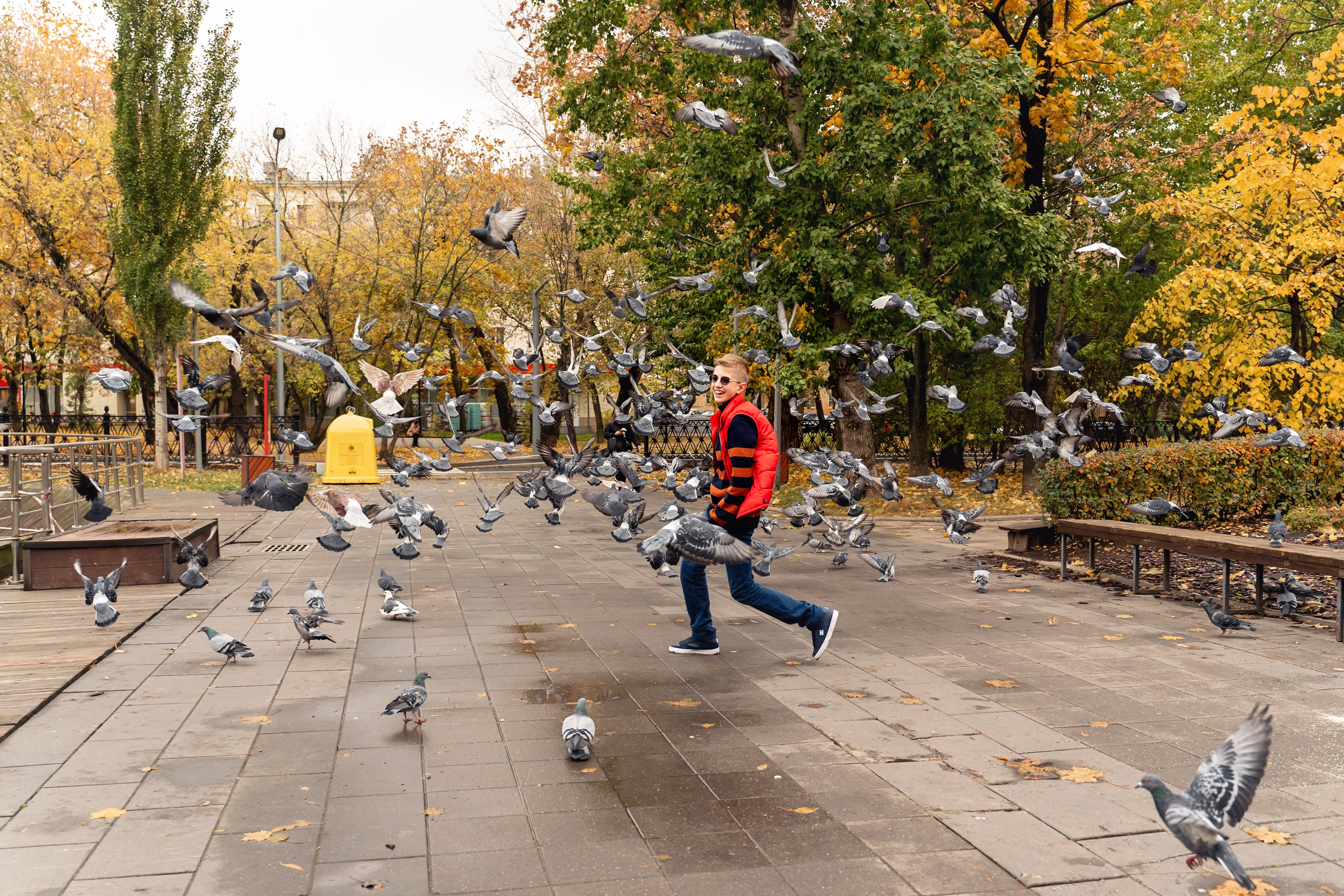 Семейная осенняя фотосессия в парке Красногвардейские пруды. Фотограф \ Видеограф на Крещение, Венчание Москва| Семейные съемки