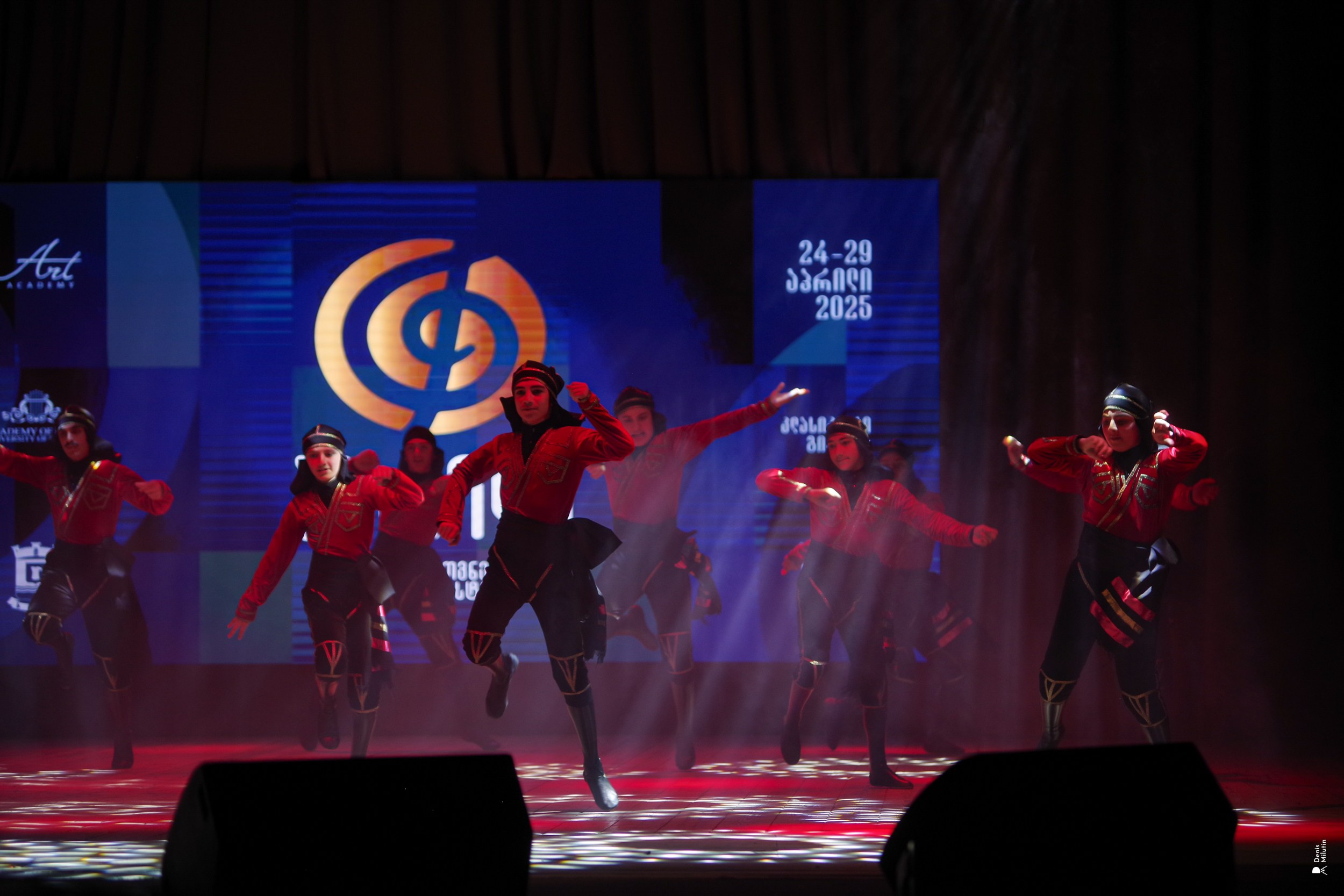 Танцы в Хоби. Портретный фотограф Денис Милютин