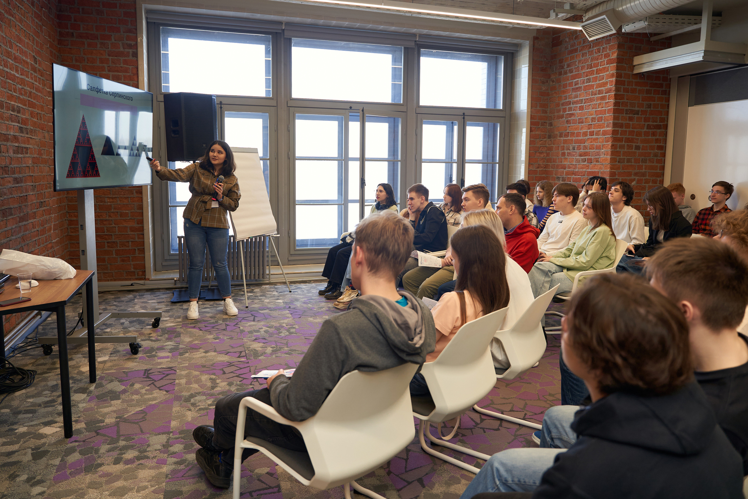 Высшая Школа Экономики: День открытых дверей 2023. Фотограф Владислав Марцев в Нижнем Новгороде