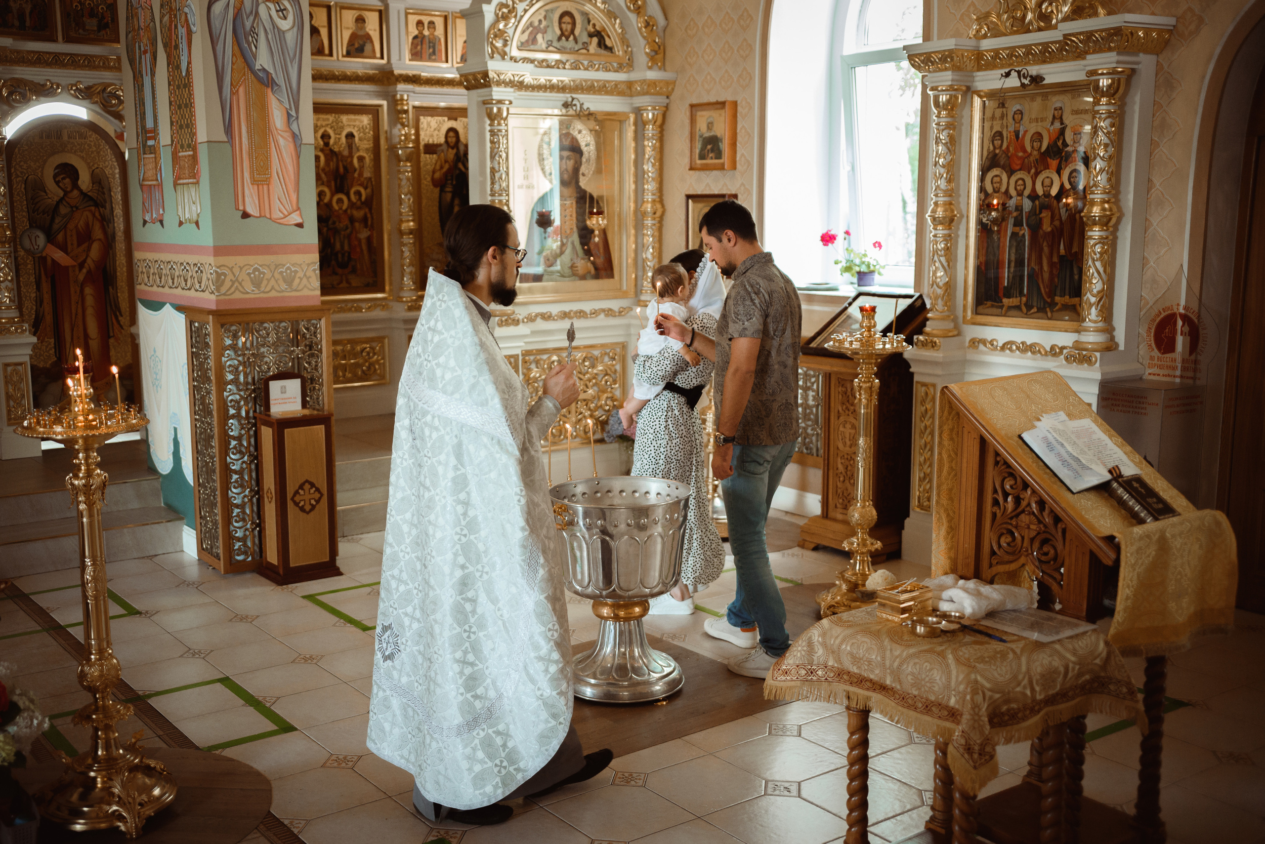 Крещение в Церкви Александра Невского. Семейный фотограф в г.Москве Катя Норм